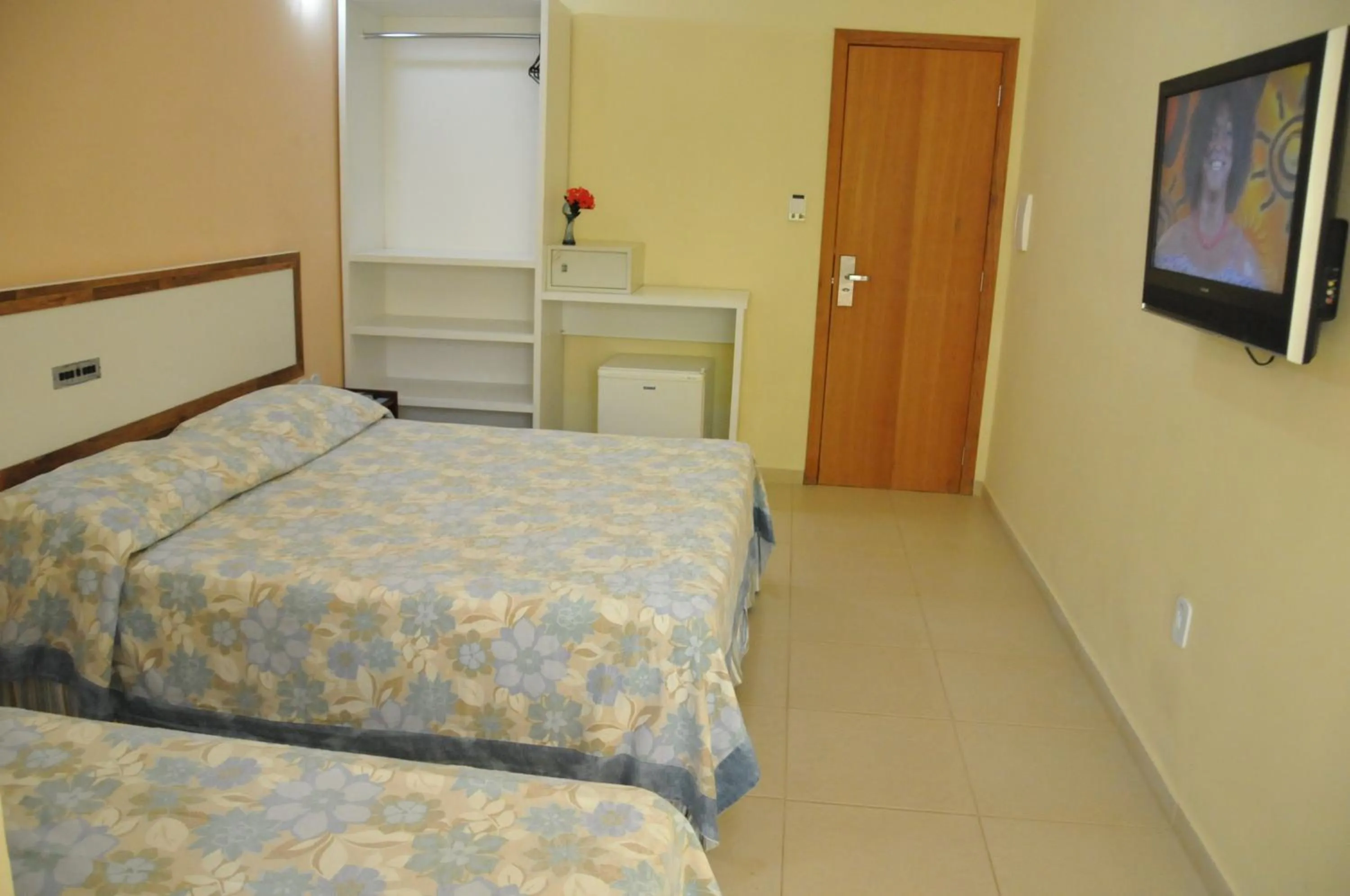 Photo of the whole room, Bed in Sueds Premium