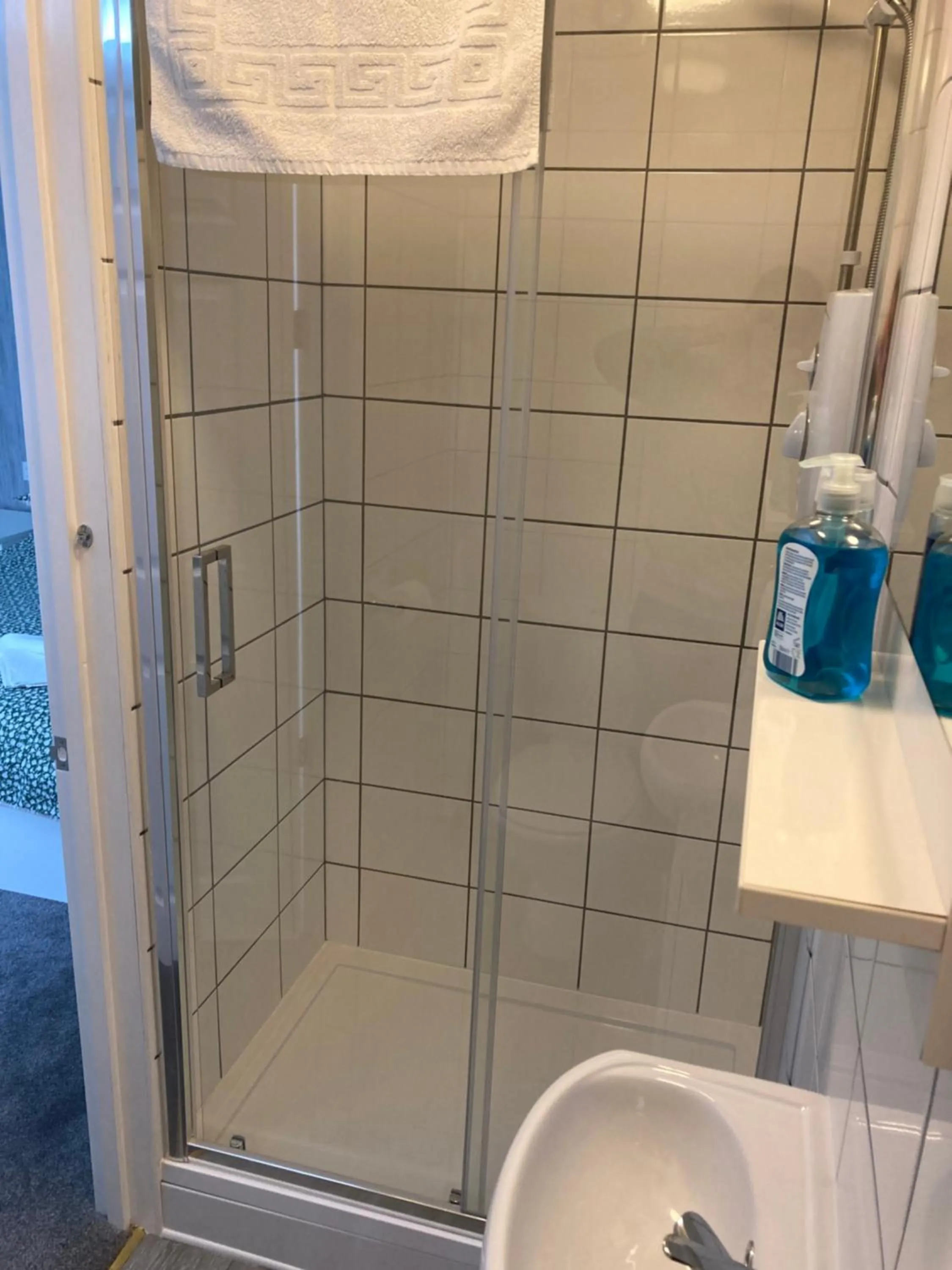 Bathroom in Brunton House Guest House