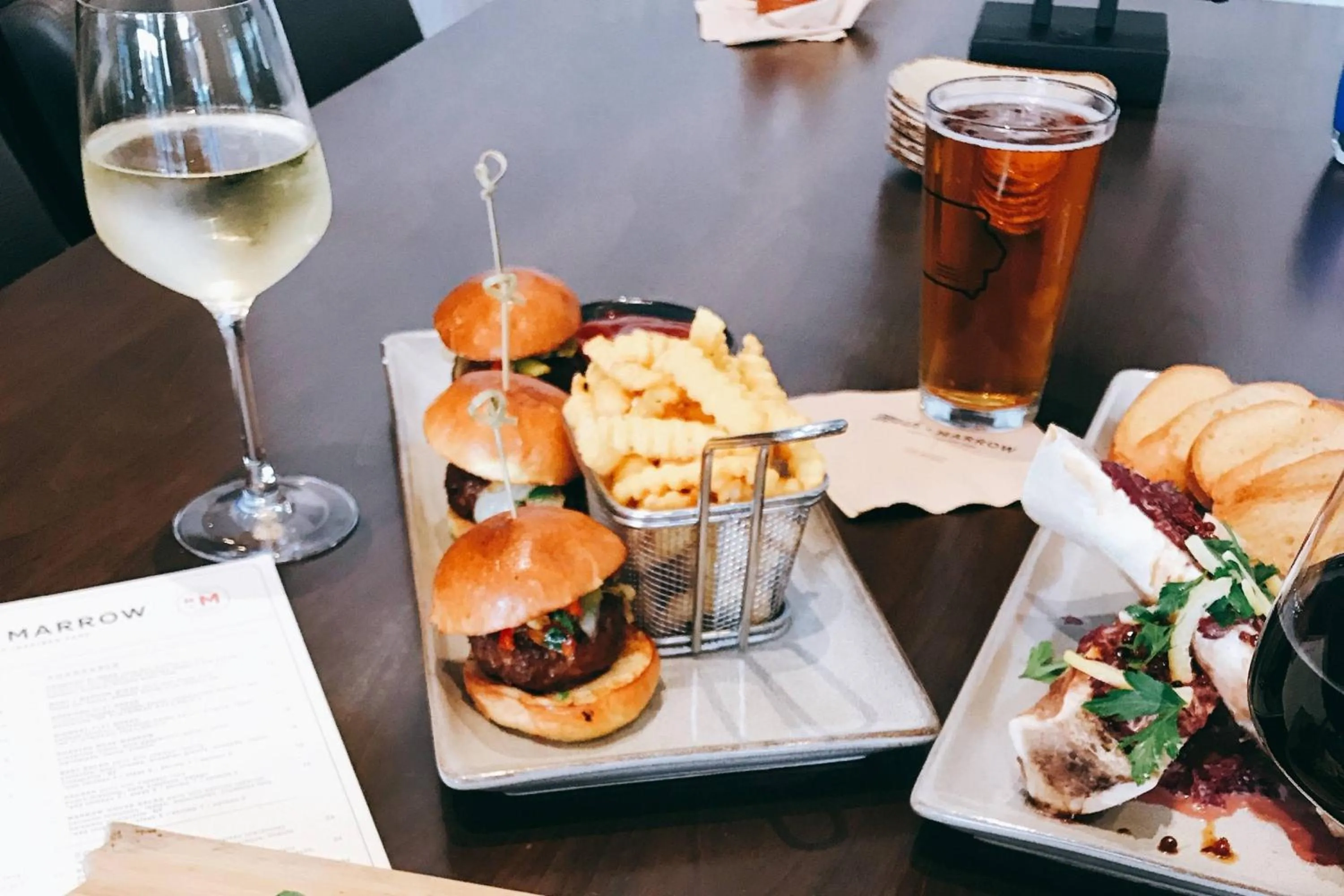 Restaurant/places to eat in Des Moines Marriott Downtown