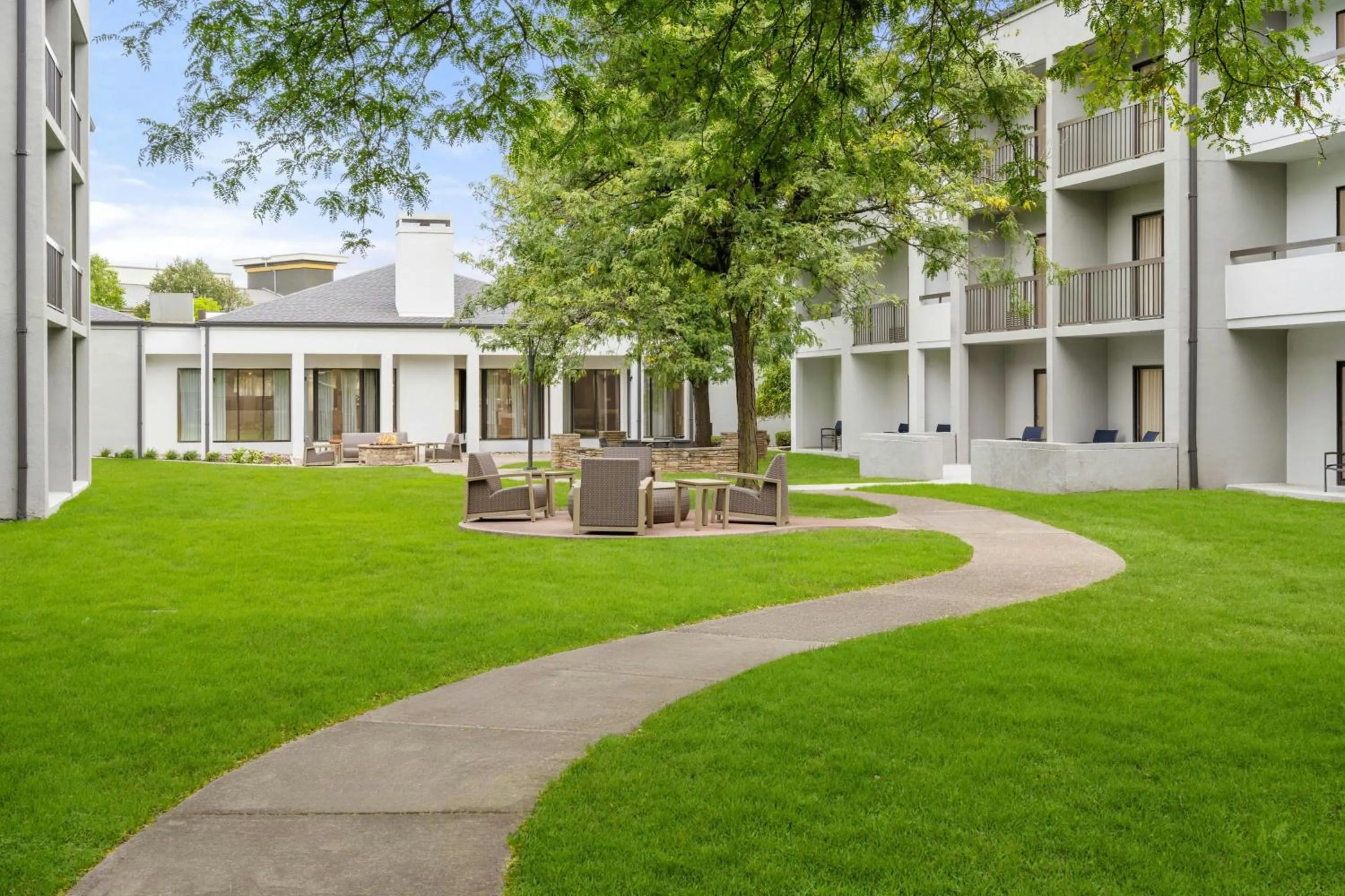 View (from property/room) in Courtyard Detroit Metro Airport Romulus