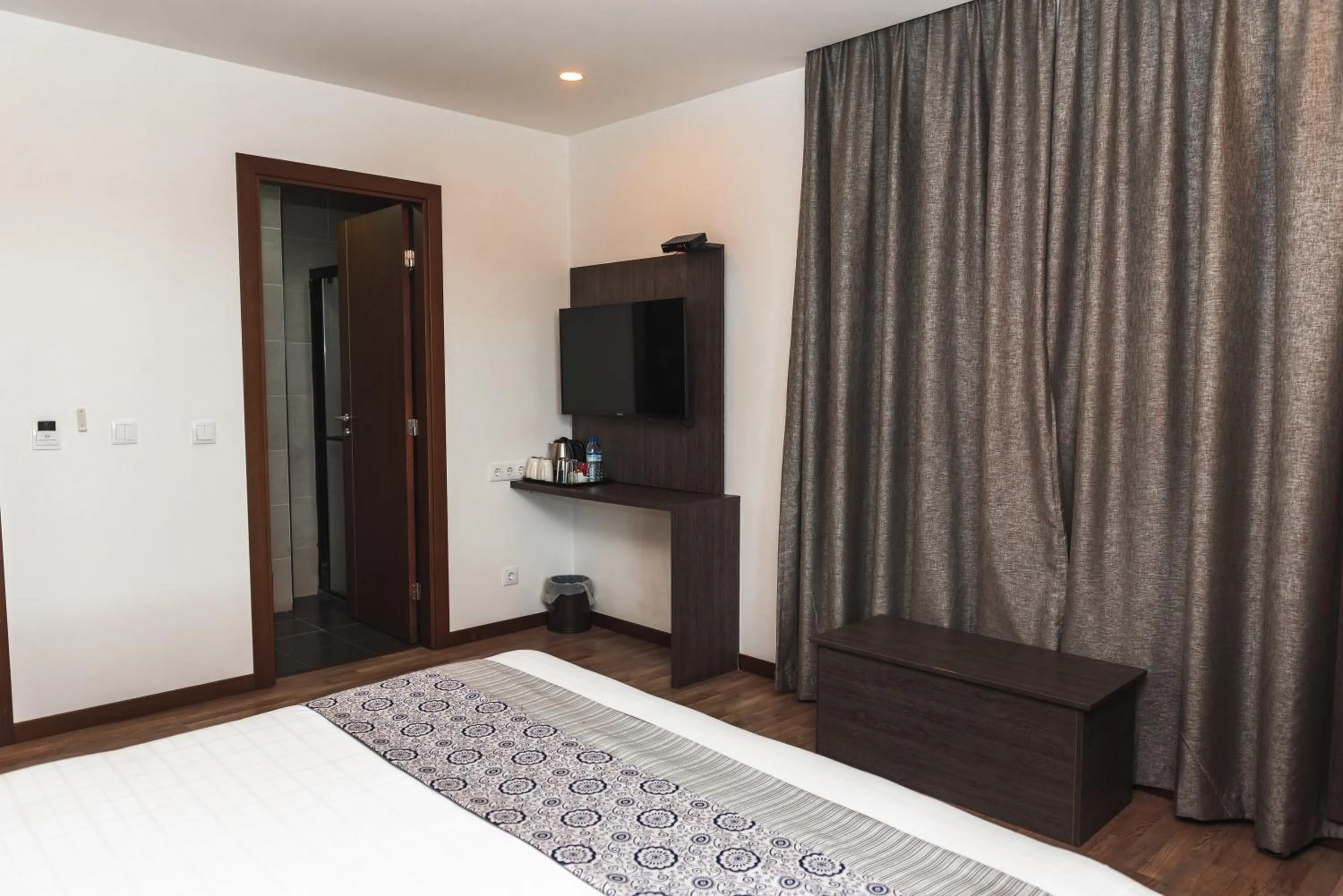 View (from property/room), Bed in Hotel Kapital