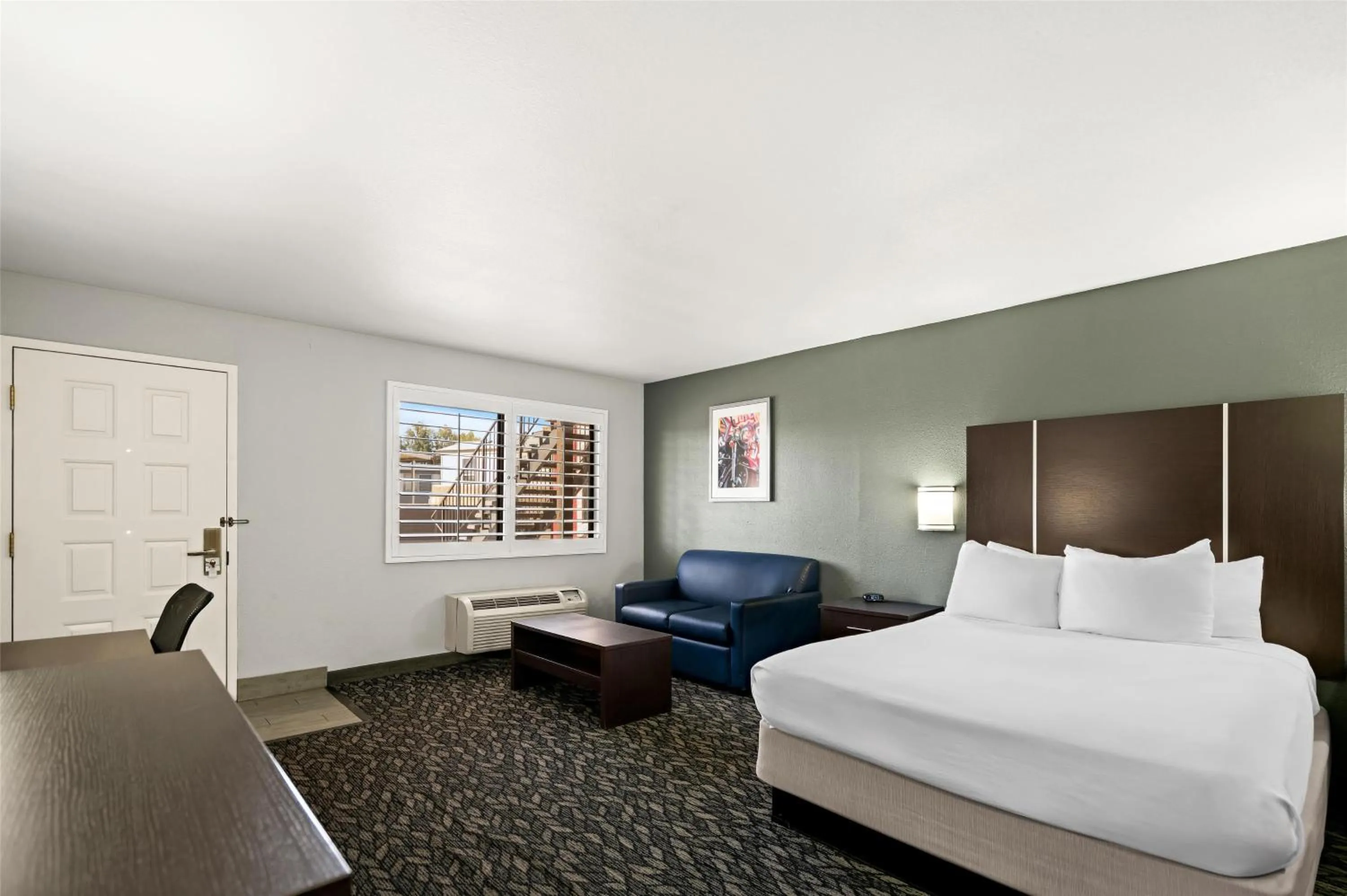 Bedroom, Bed in Best Western Desert Villa Inn