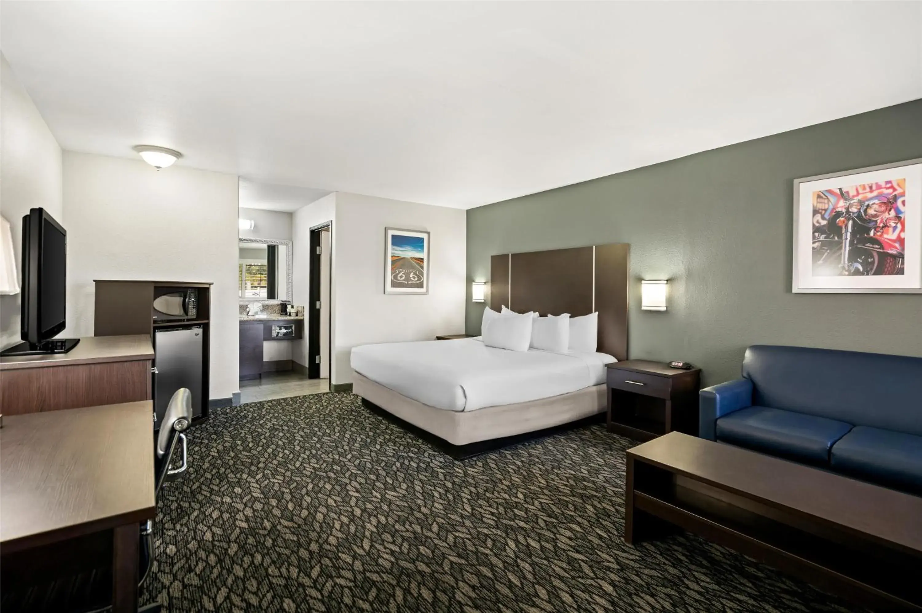 Deluxe King Room - Non-Smoking in Best Western Desert Villa Inn Deluxe King Room - Non-Smoking in Best Western Desert Villa Inn