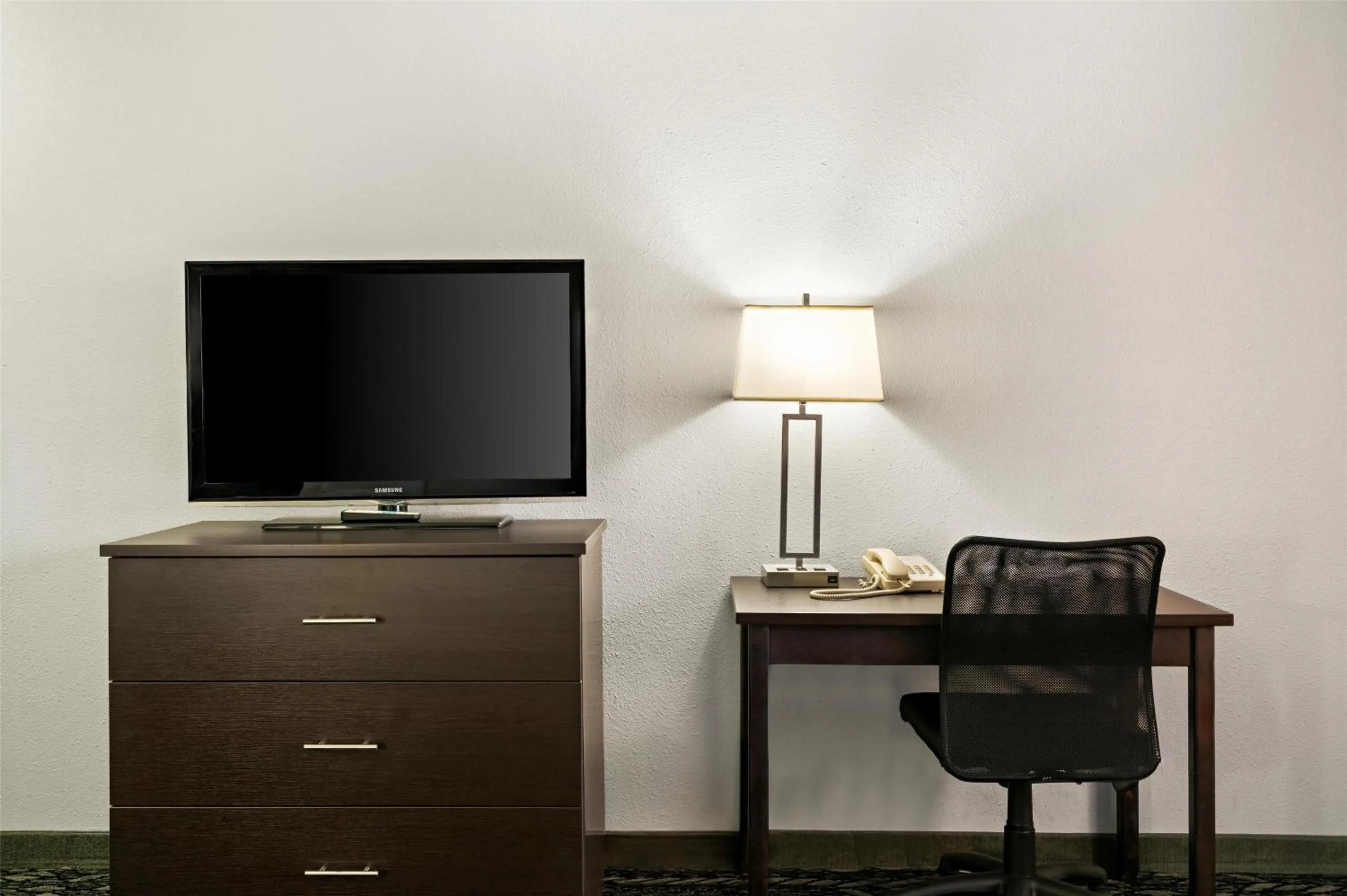 Bedroom in Best Western Desert Villa Inn