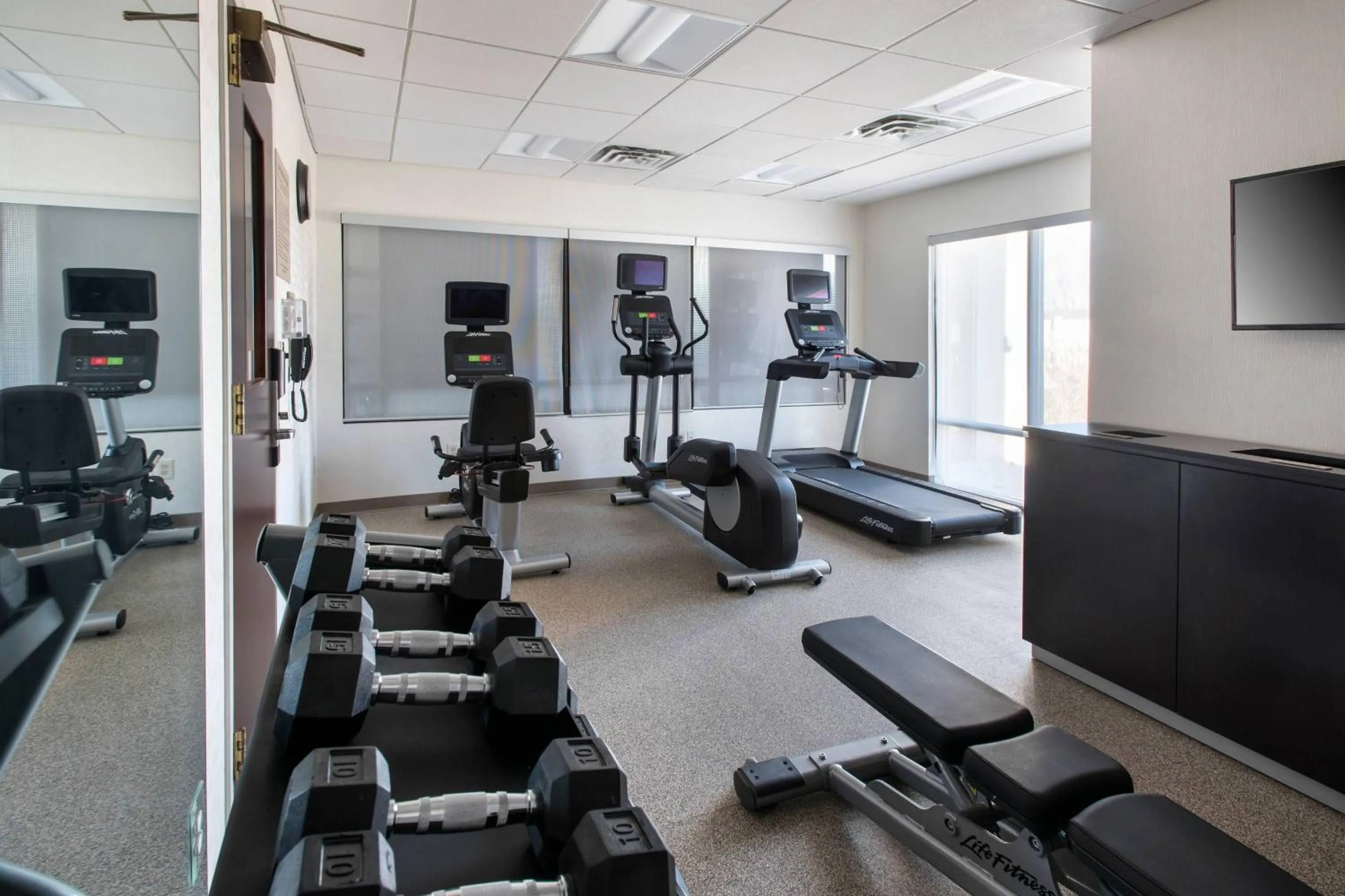Fitness centre/facilities in SpringHill Suites Danbury