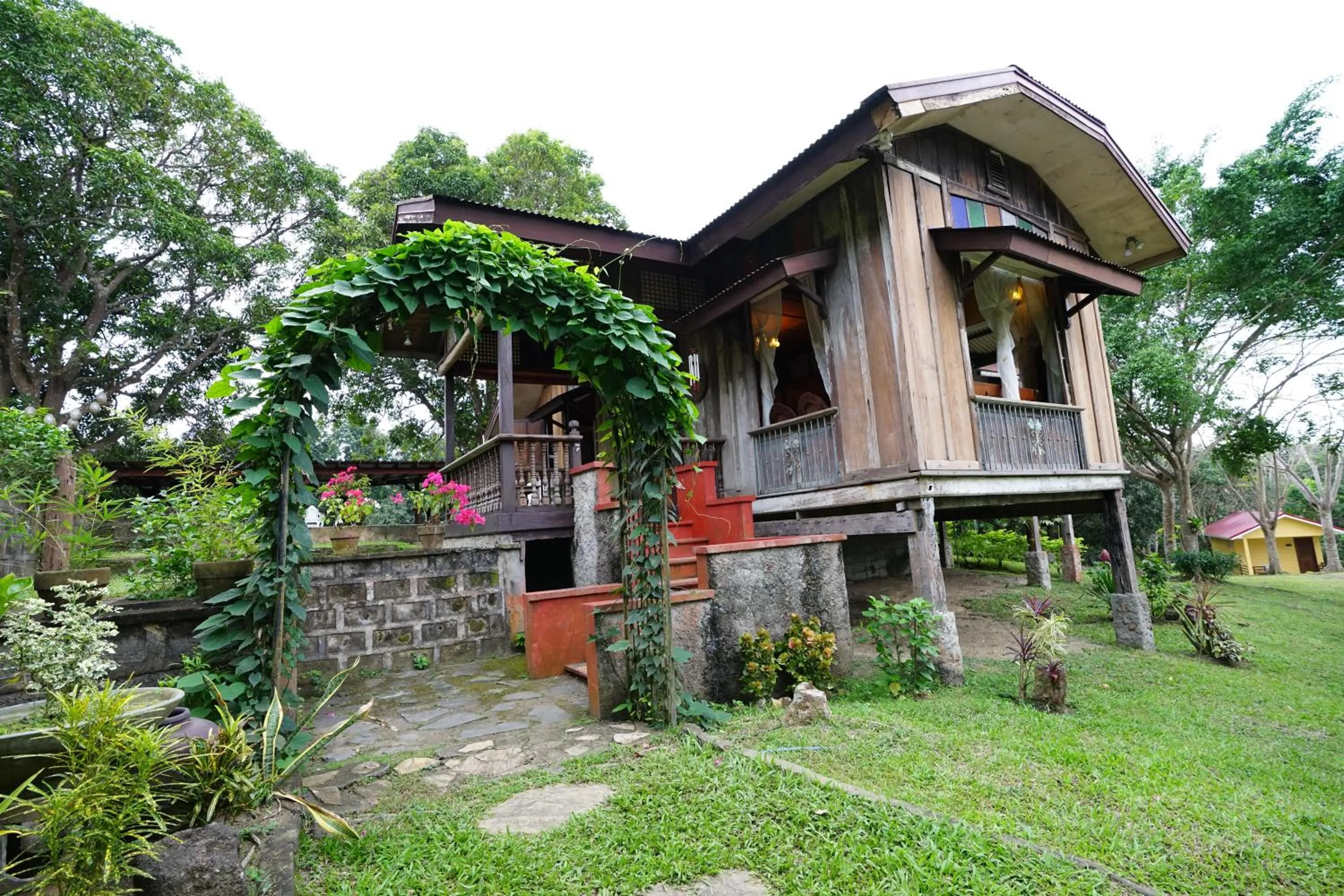 Facade/entrance in Plantacion Isabelle