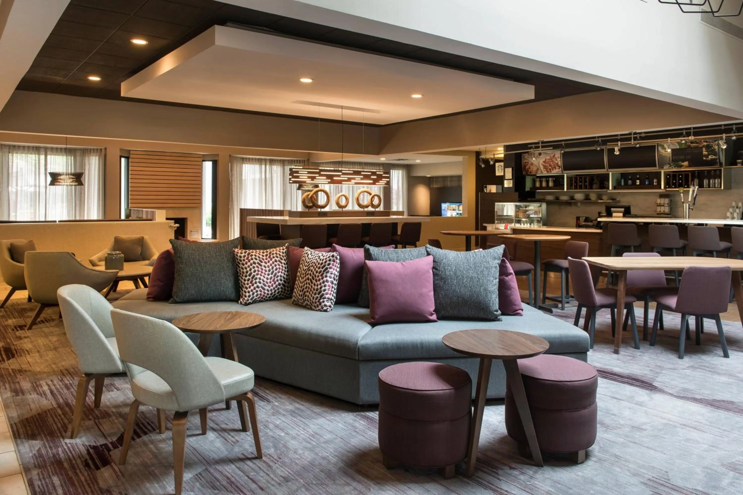 Breakfast in Courtyard by Marriott Lincroft Red Bank