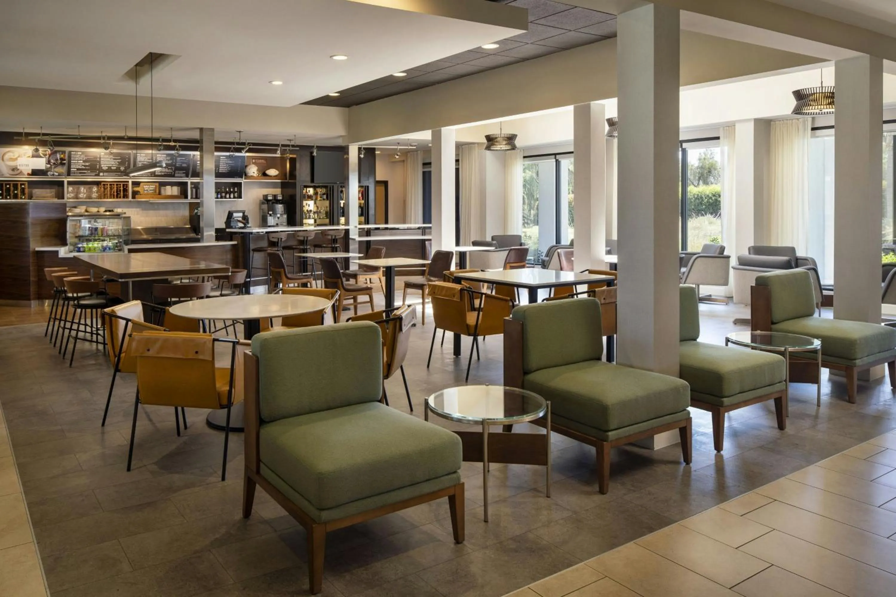 Restaurant/places to eat in Courtyard by Marriott Fresno