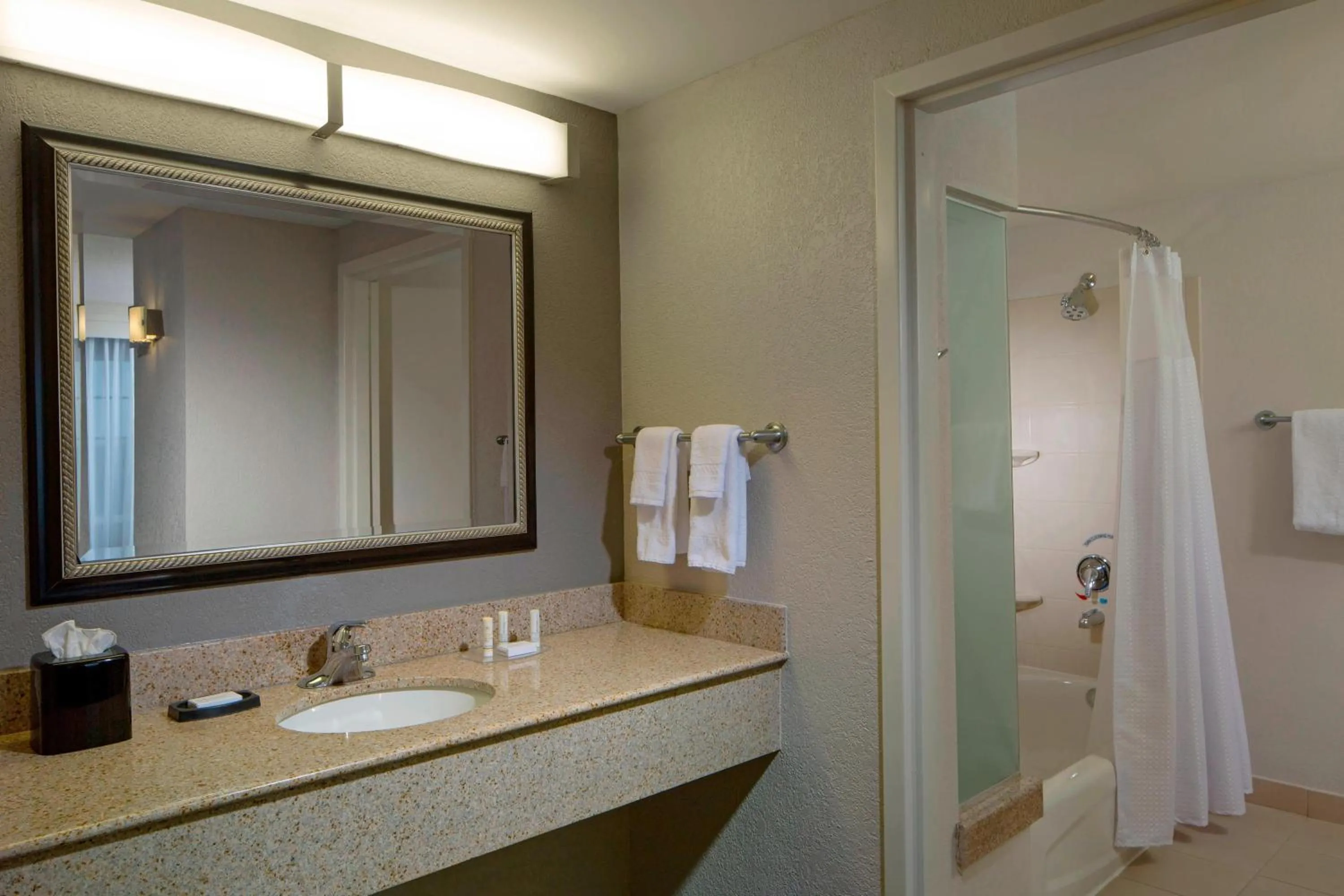 Bathroom in Courtyard by Marriott Fort Lauderdale Airport & Cruise Port