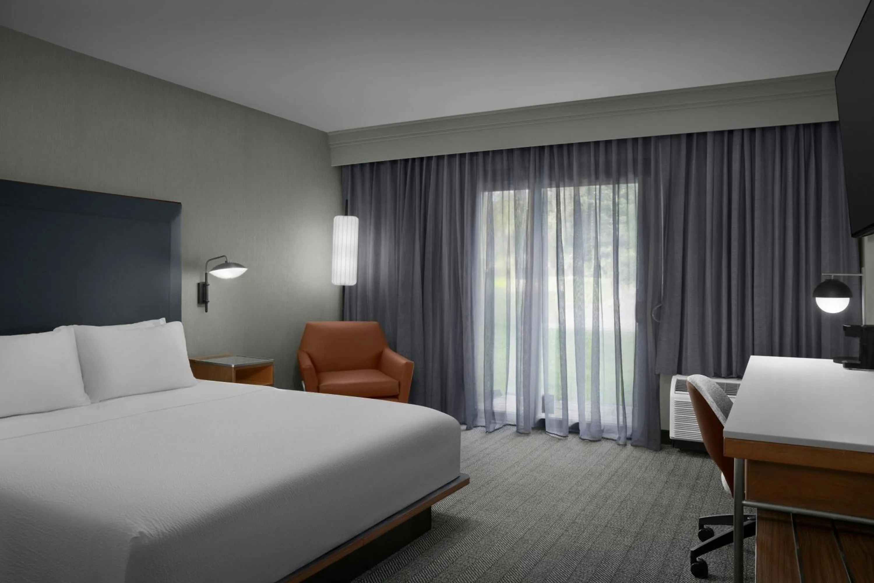 Photo of the whole room, Bed in Courtyard by Marriott Spokane Downtown at the Convention Center