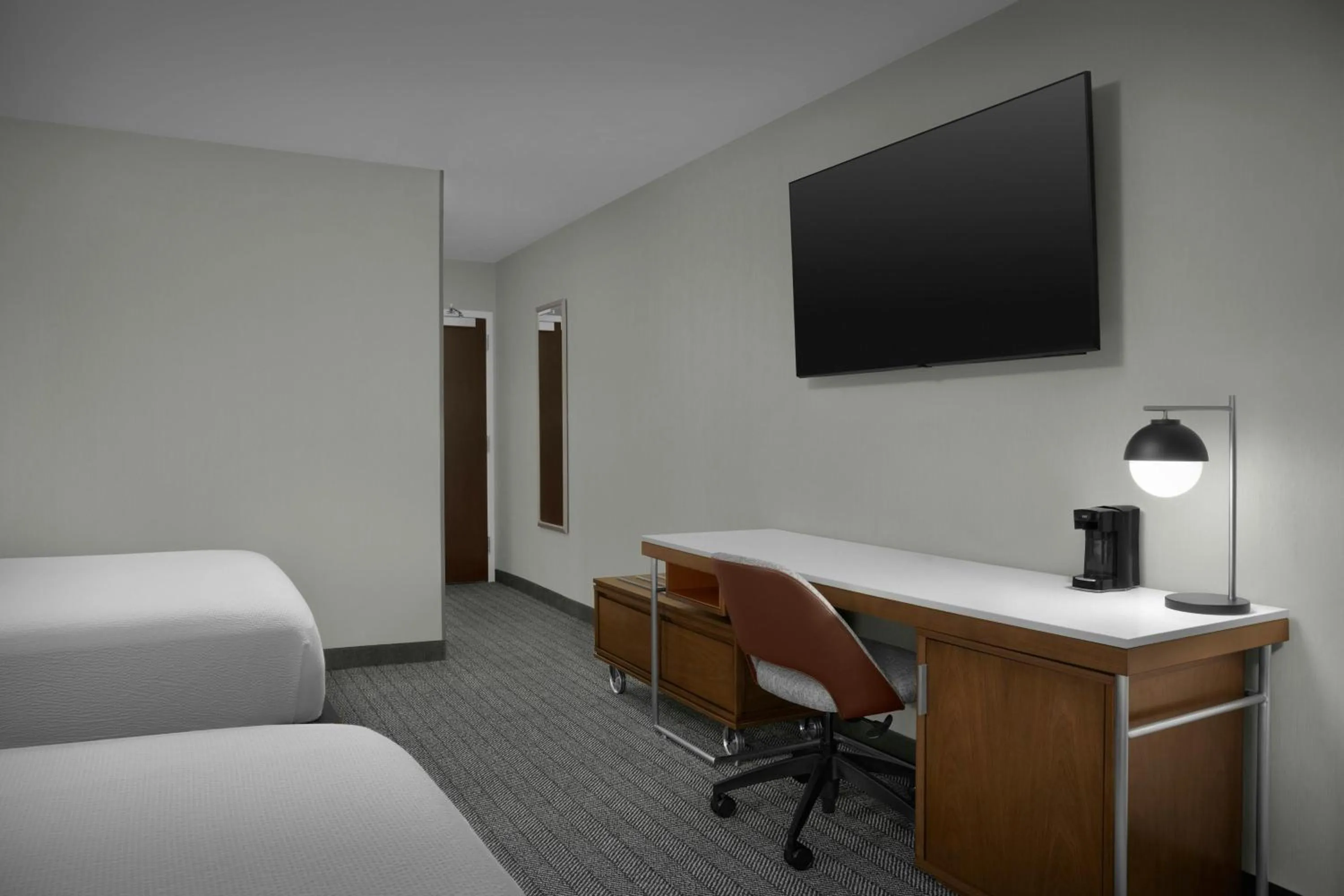 Photo of the whole room, Bed in Courtyard by Marriott Spokane Downtown at the Convention Center