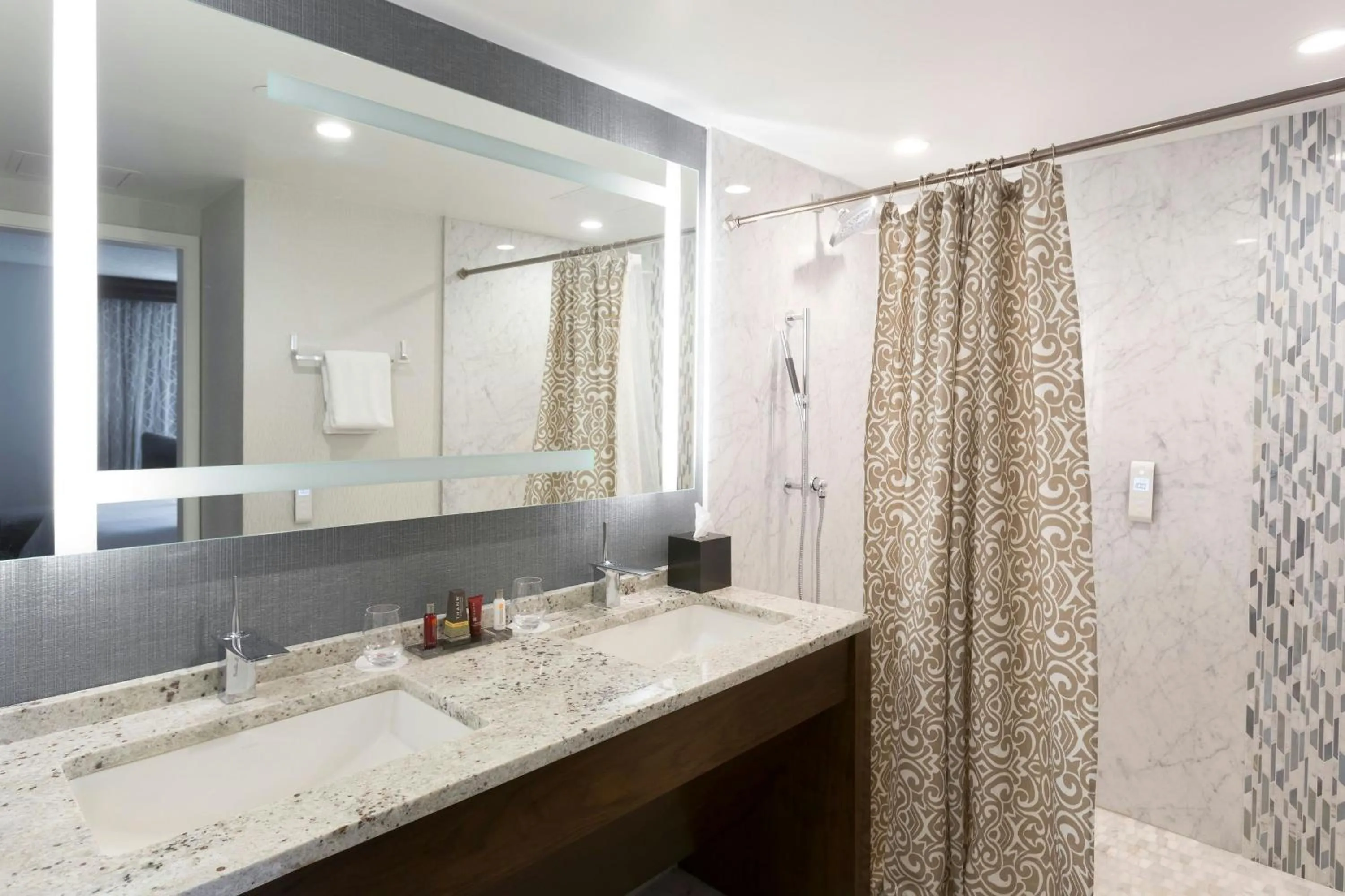 Bathroom in Greensboro-High Point Marriott Airport