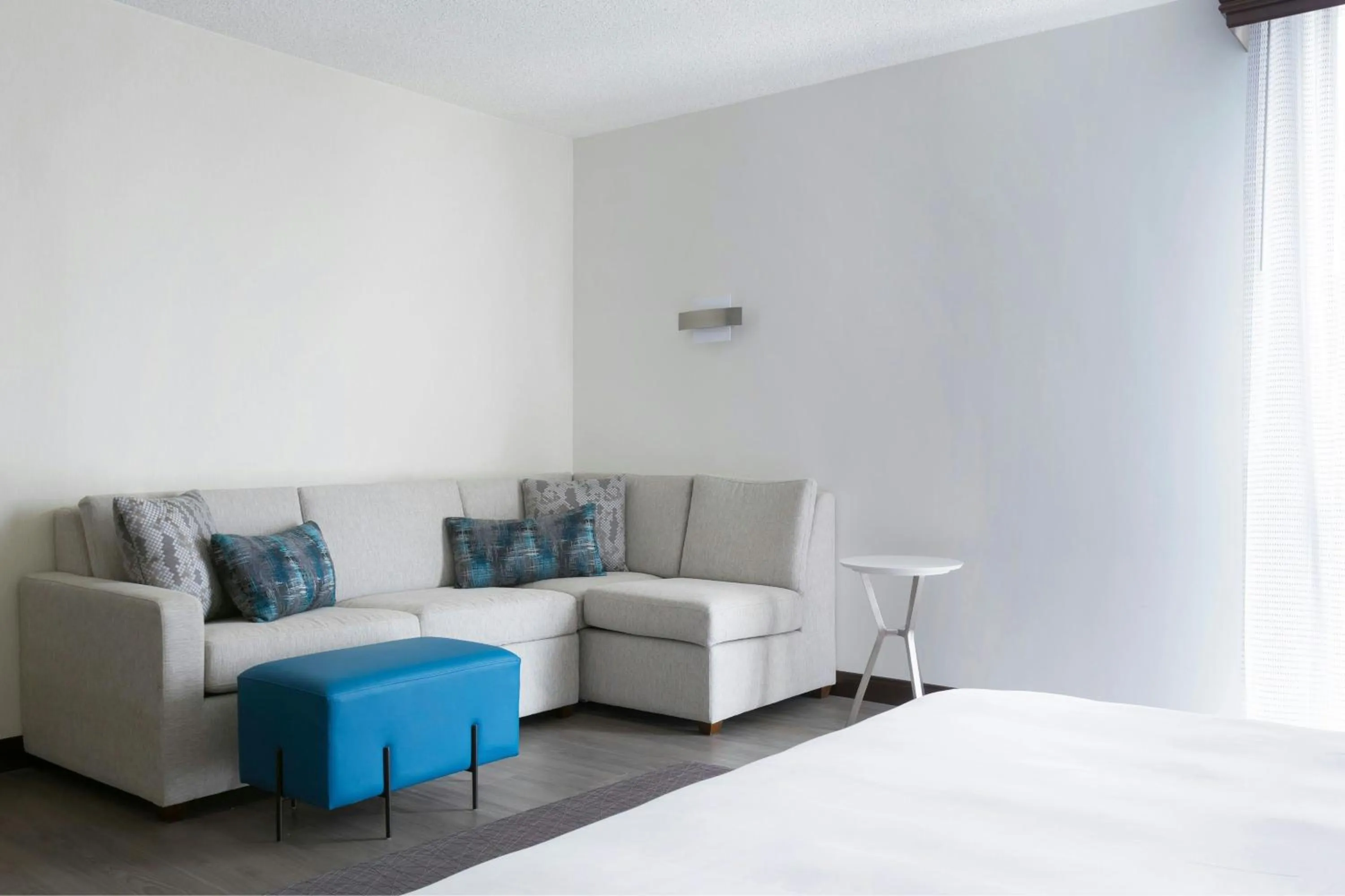 Photo of the whole room, Bed in Greensboro-High Point Marriott Airport