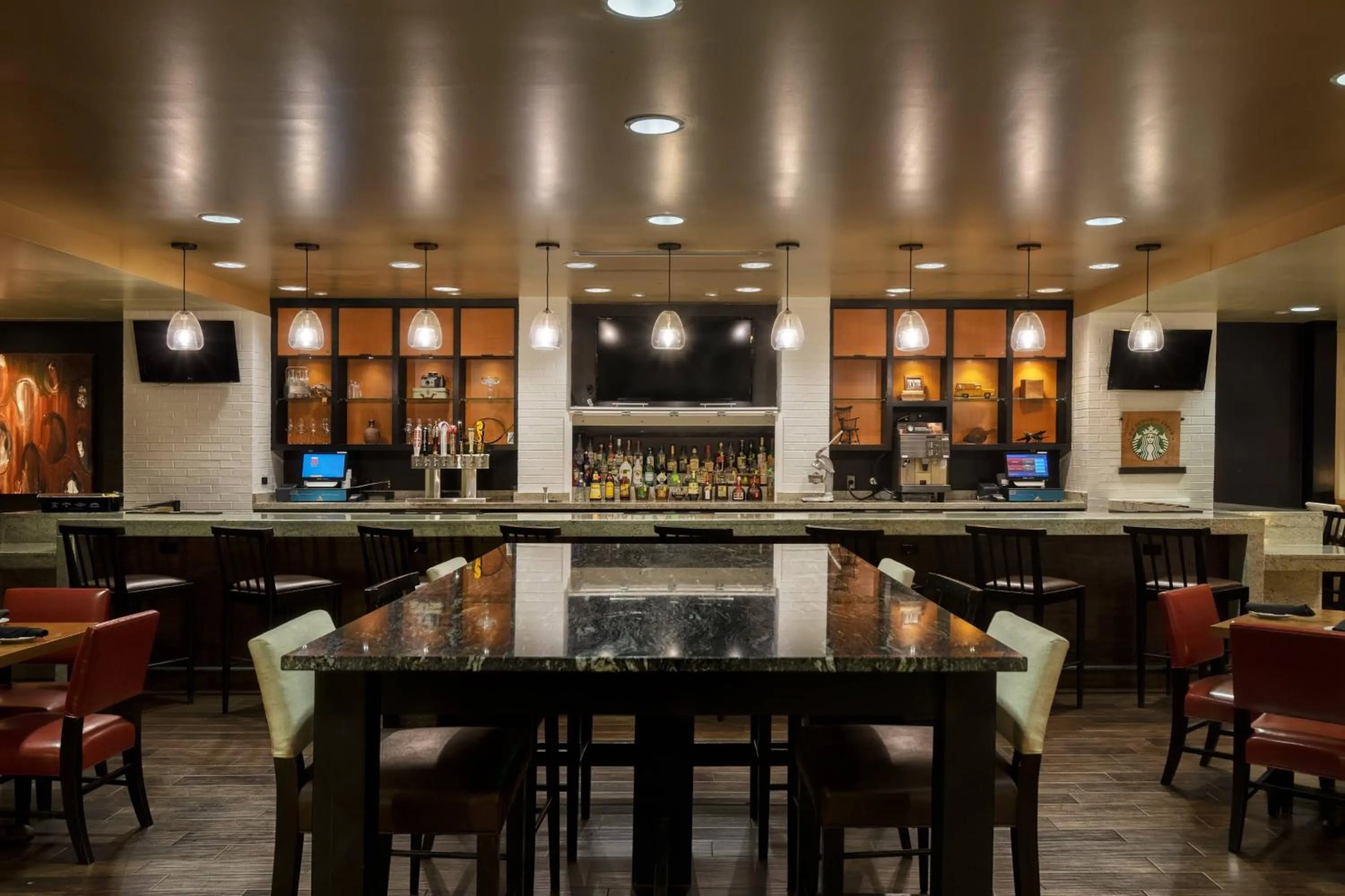 Lounge or bar in Greensboro-High Point Marriott Airport