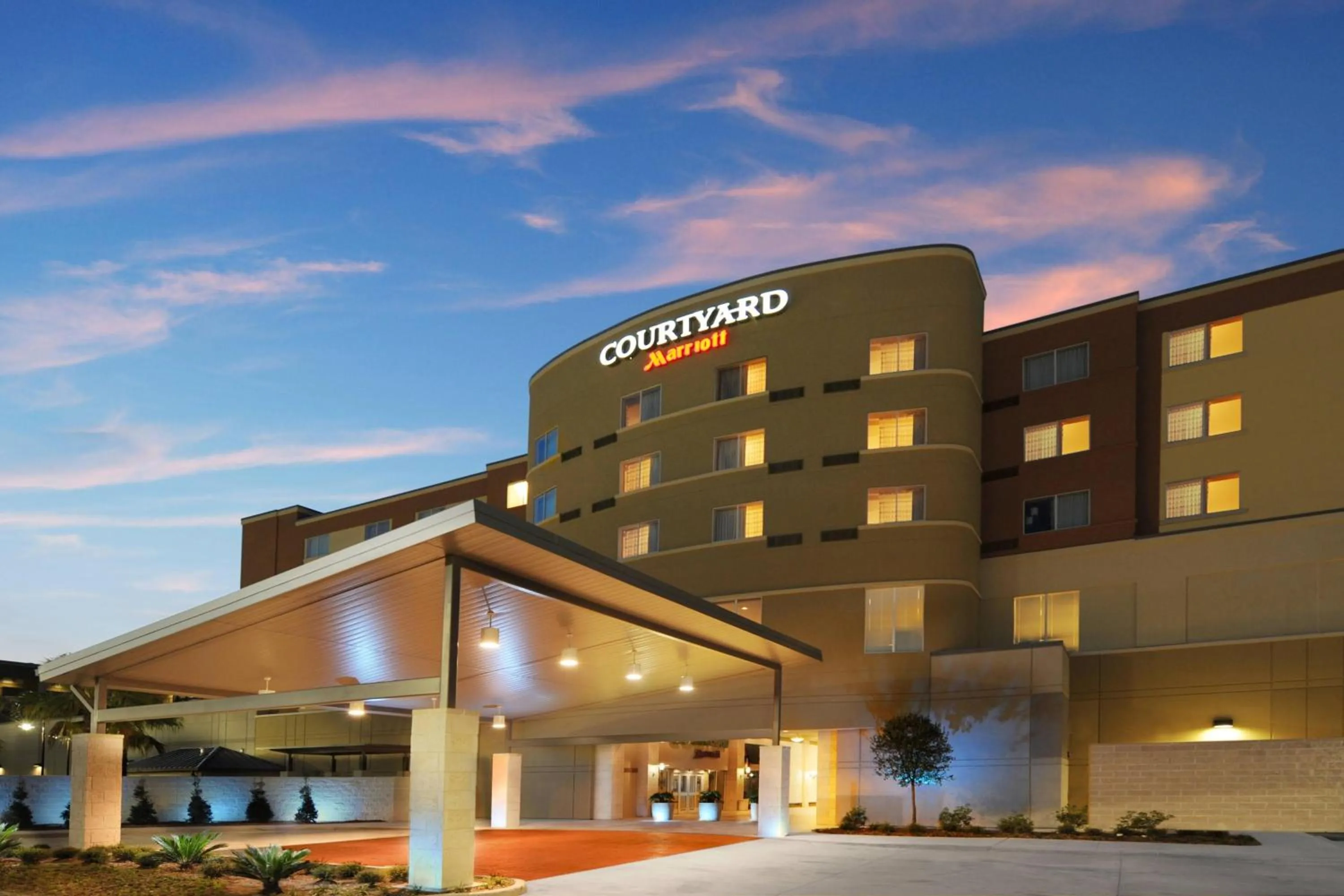 Property building in Courtyard Marriott Houston Pearland