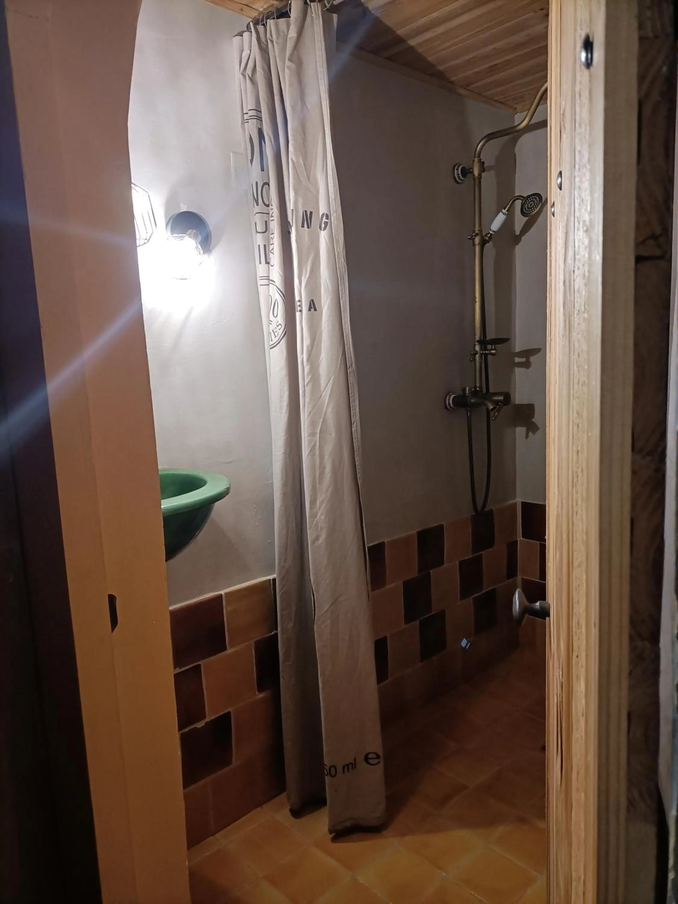 Bathroom in À l'étape des randonneurs