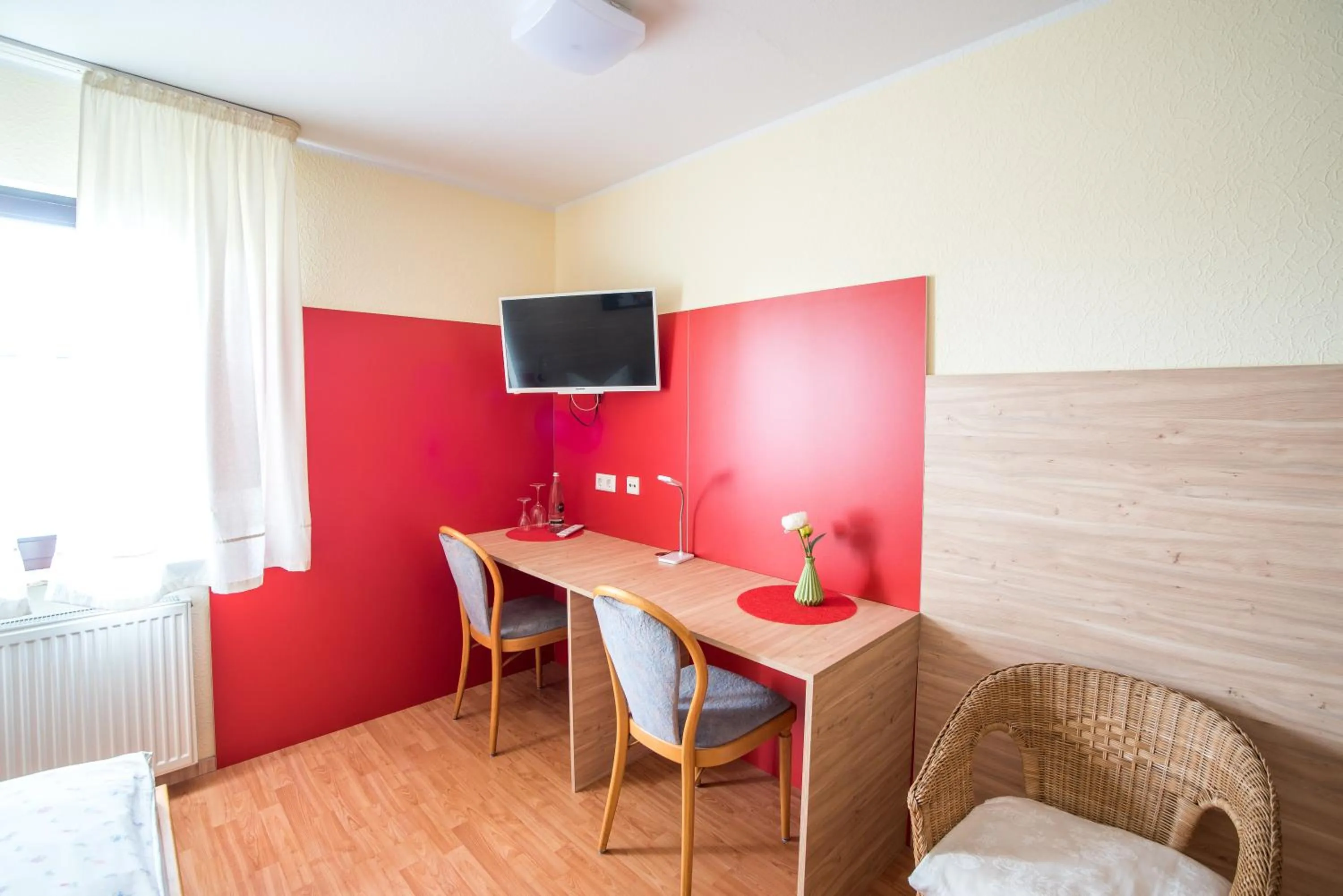 TV and multimedia, Bed in Hotel Schweizerhof