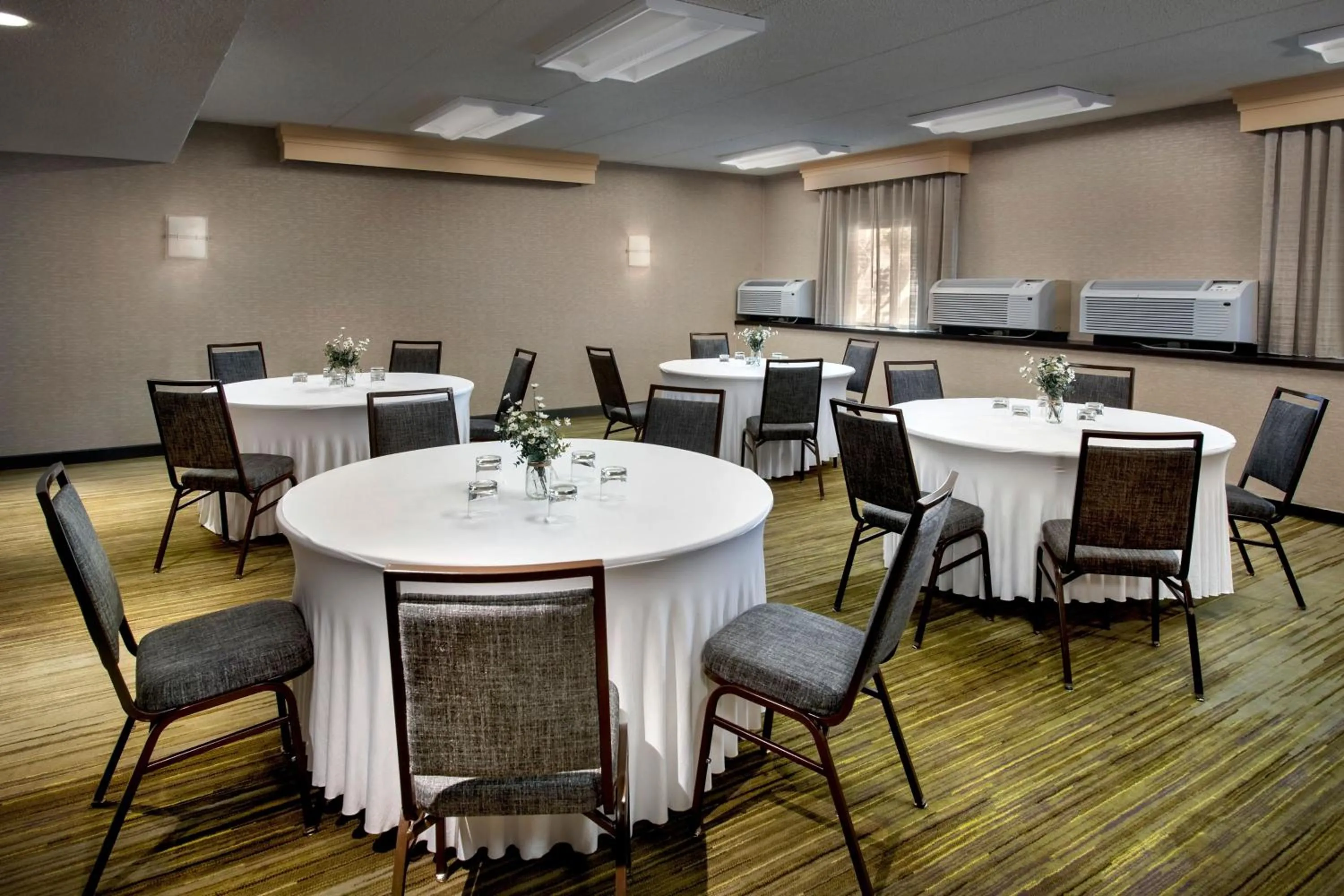Meeting/conference room in Courtyard by Marriott Tarrytown Westchester County