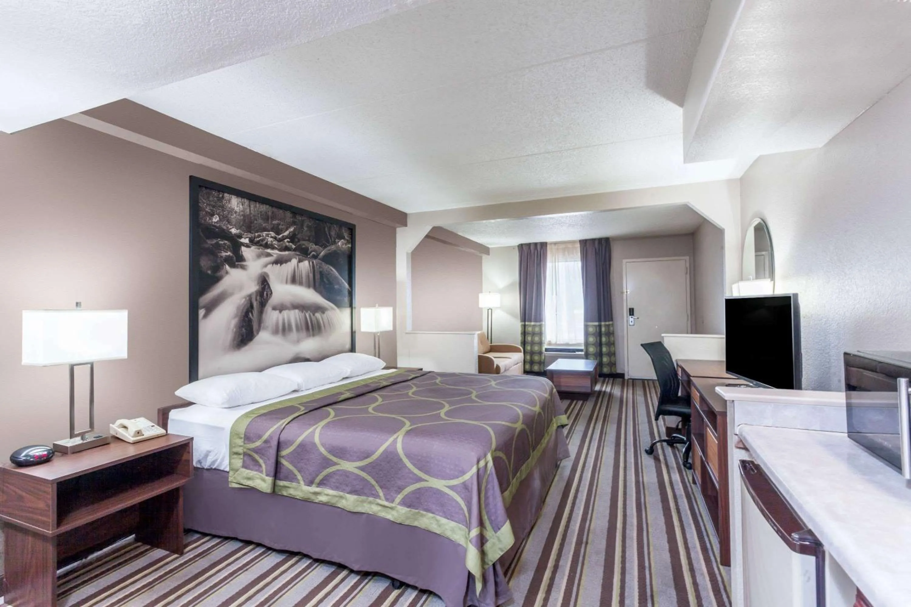 Photo of the whole room, Bed in Super 8 by Wyndham Pigeon Forge-Emert St