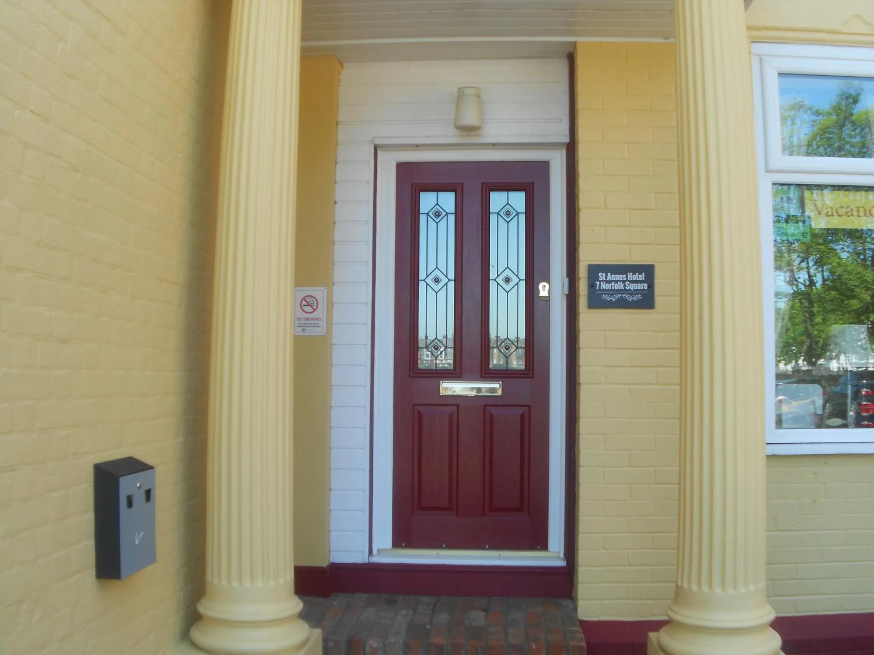 Facade/entrance in St Annes