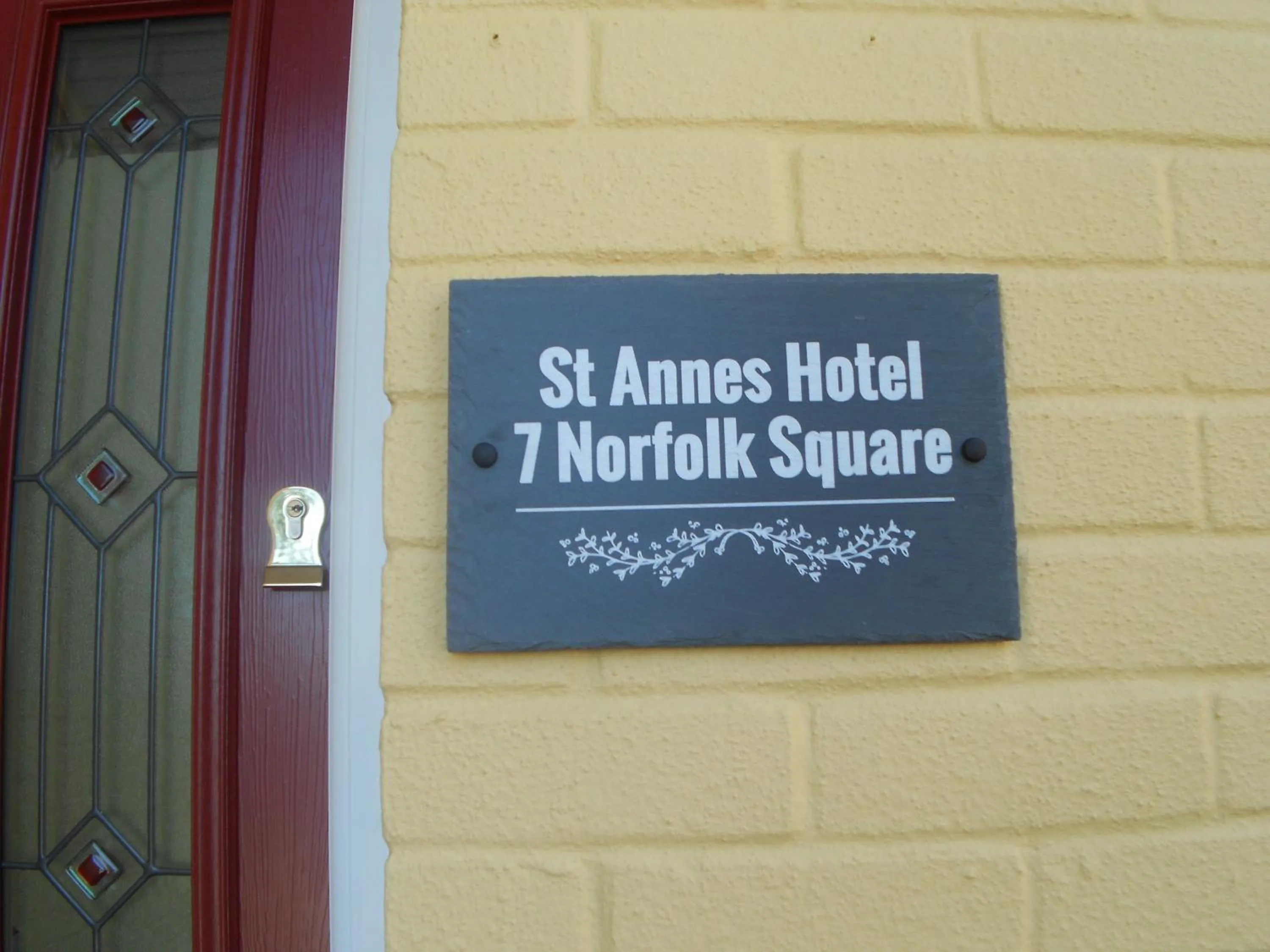 Facade/entrance in St Annes
