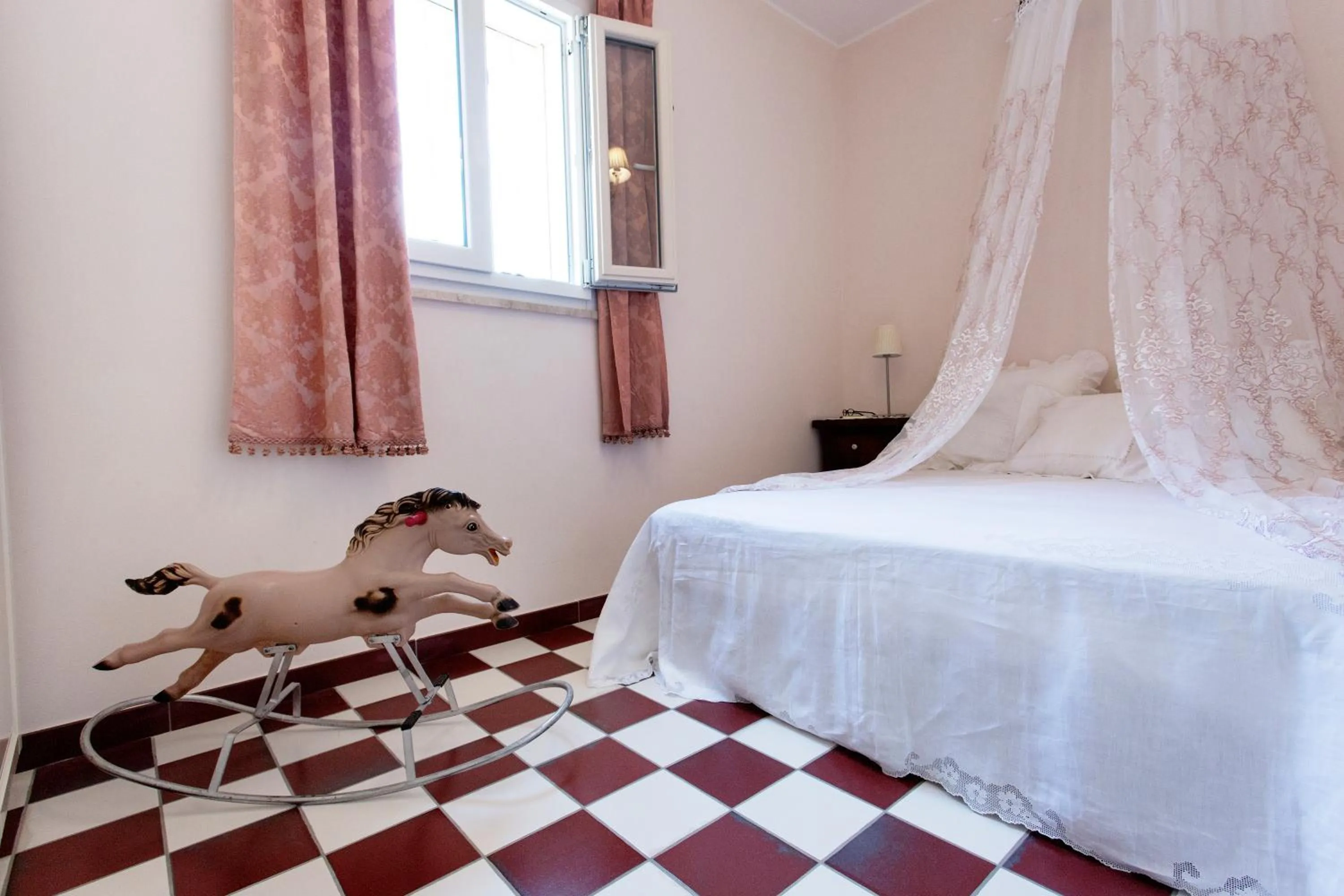 Decorative detail, Bed in Dimora Birullà