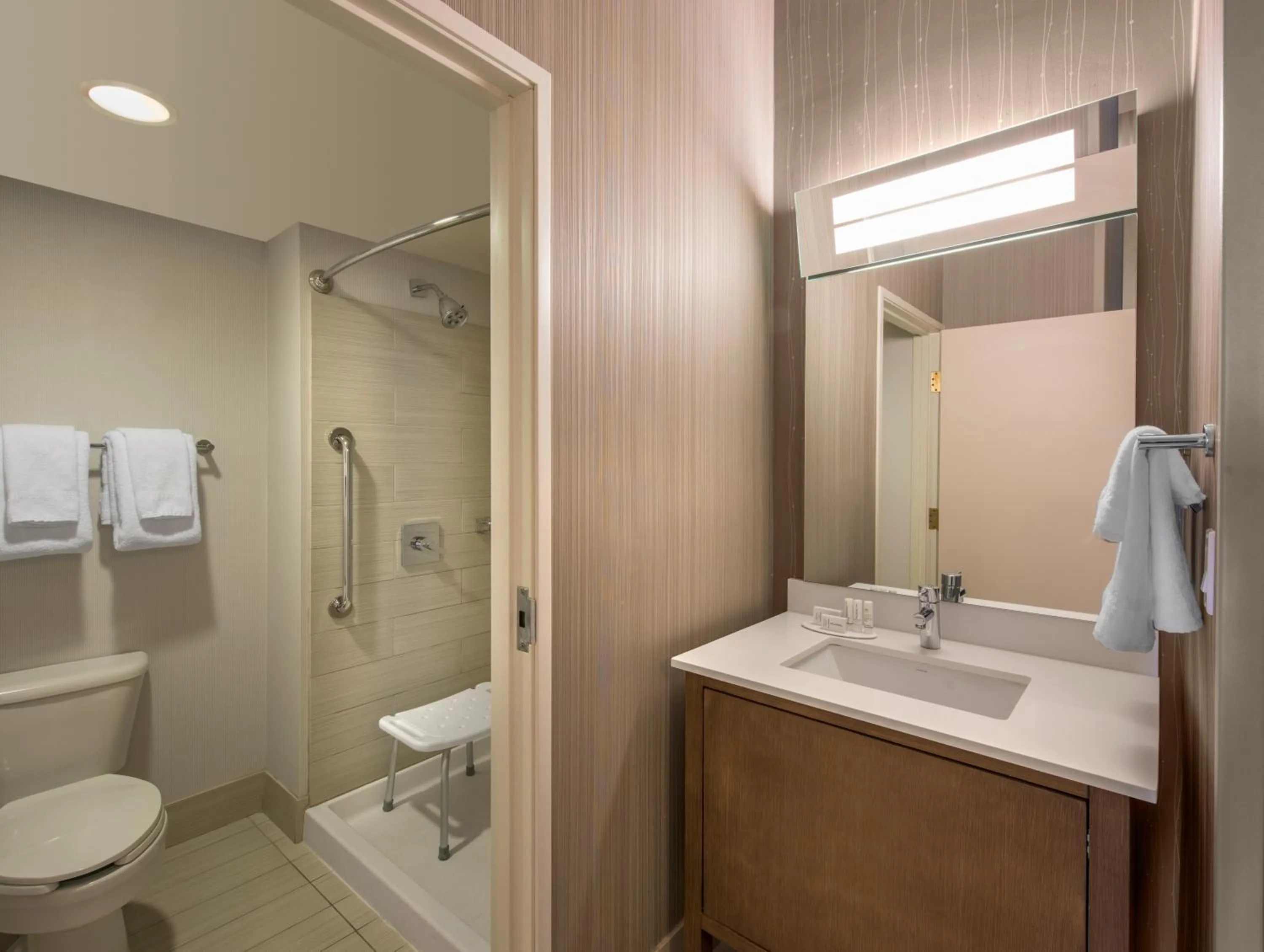 Guests in Courtyard by Marriott Henderson - Green Valley - Las Vegas