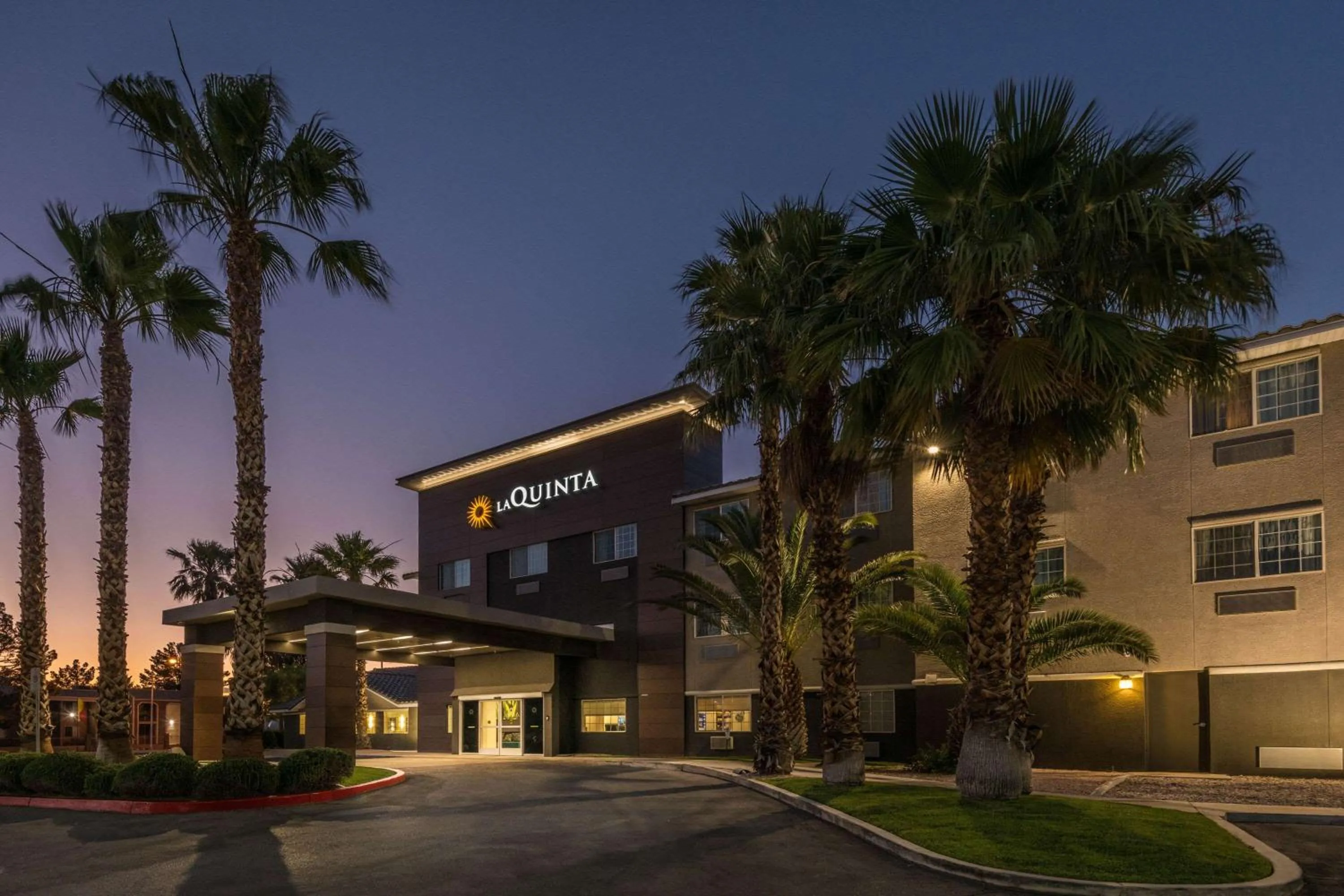 Property building in La Quinta Inn & Suites by Wyndham Las Vegas Nellis