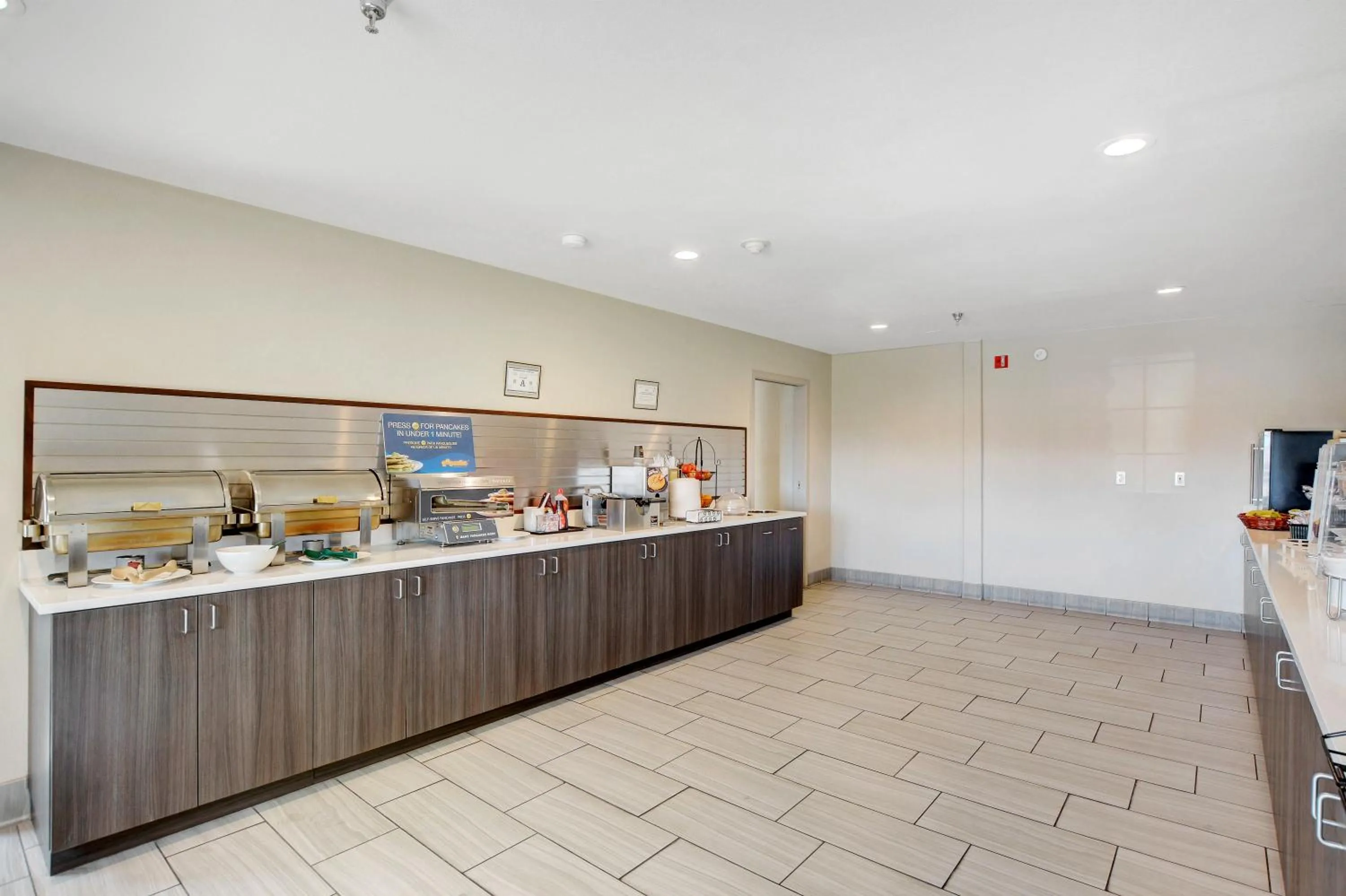 Breakfast in La Quinta Inn & Suites by Wyndham Las Vegas Nellis