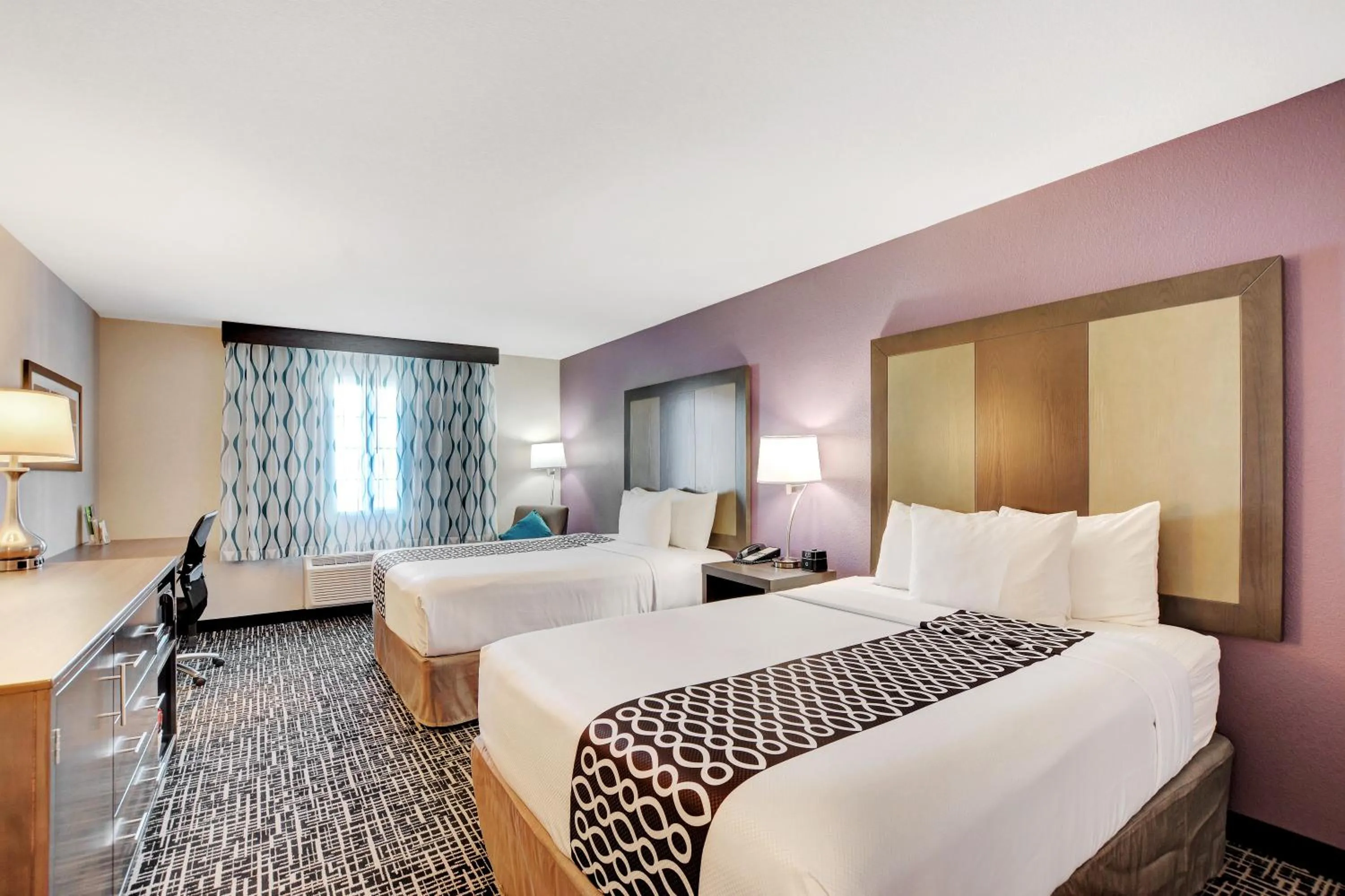 Photo of the whole room, Bed in La Quinta Inn & Suites by Wyndham Las Vegas Nellis