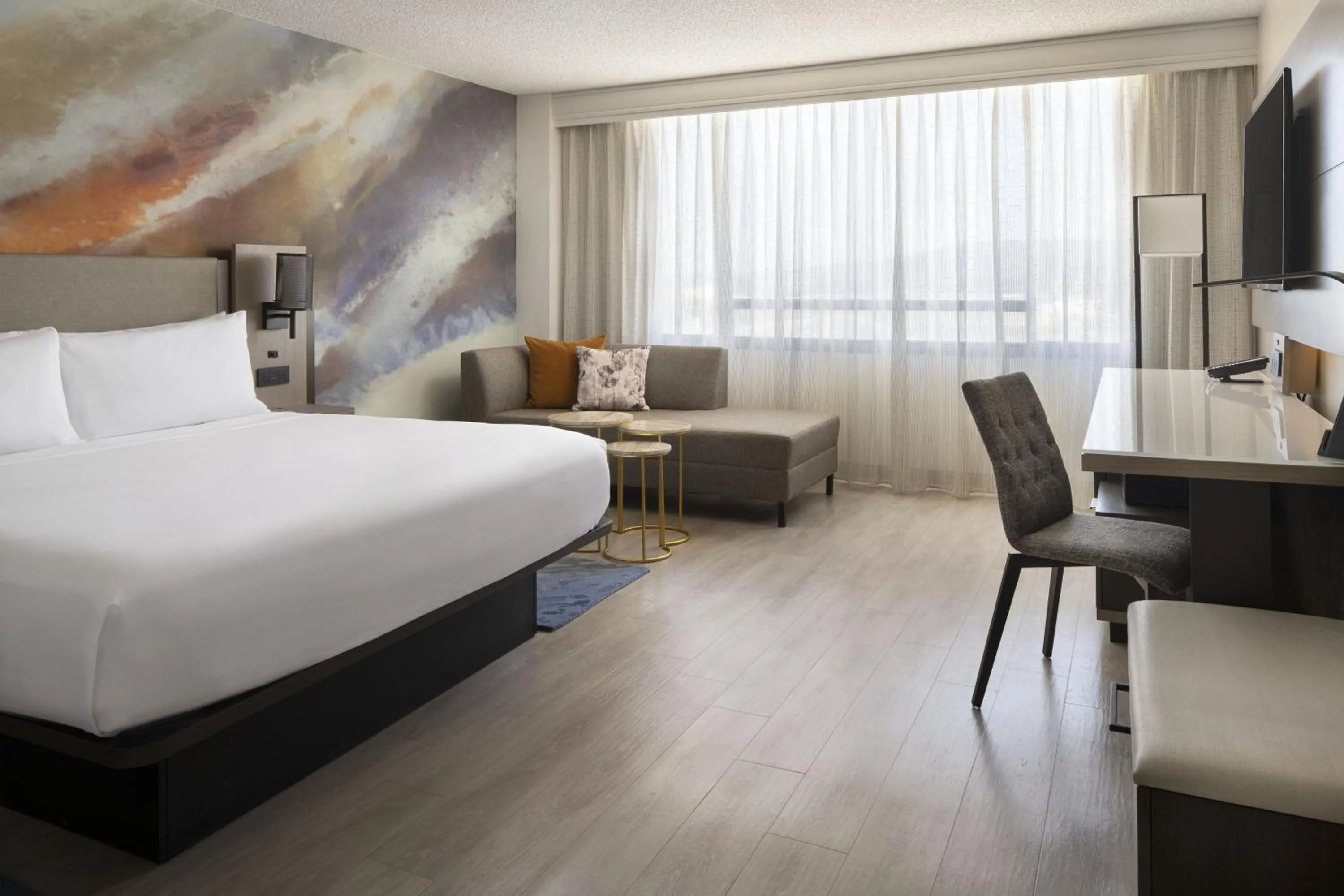 Photo of the whole room, Bed in Torrance Marriott Redondo Beach