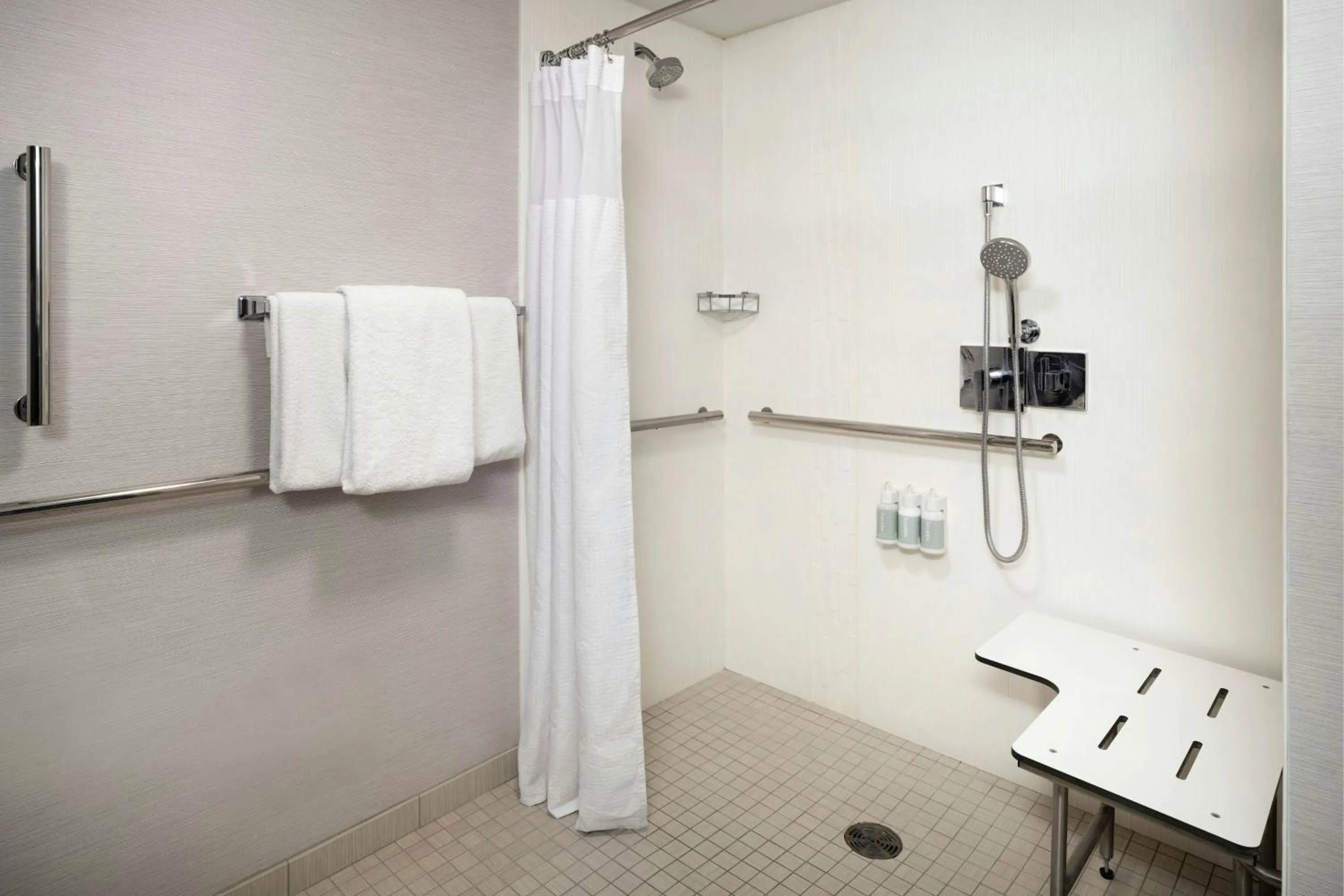 Bathroom in Courtyard Los Angeles Torrance/Palos Verdes