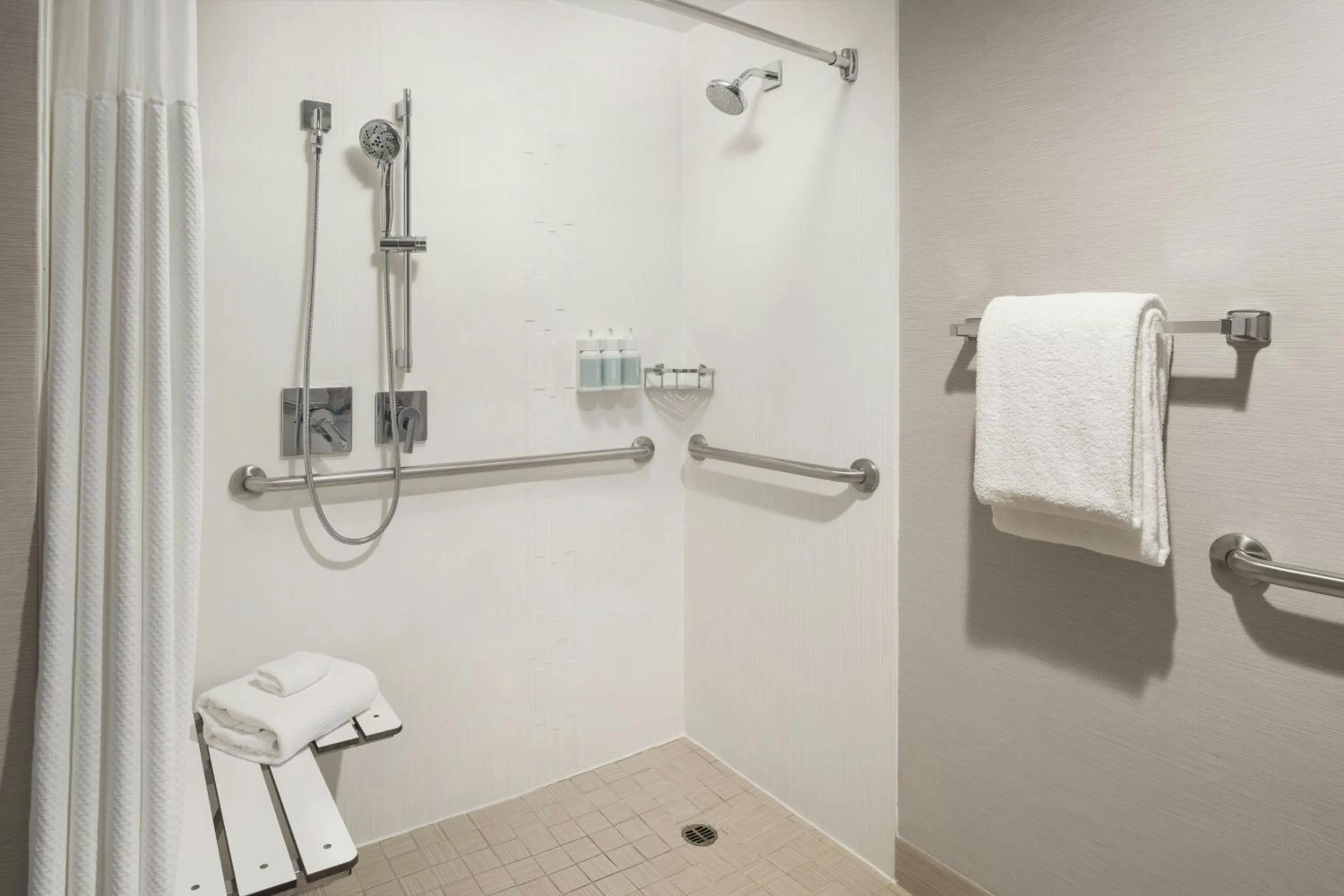 Bathroom in Courtyard Los Angeles Torrance/Palos Verdes