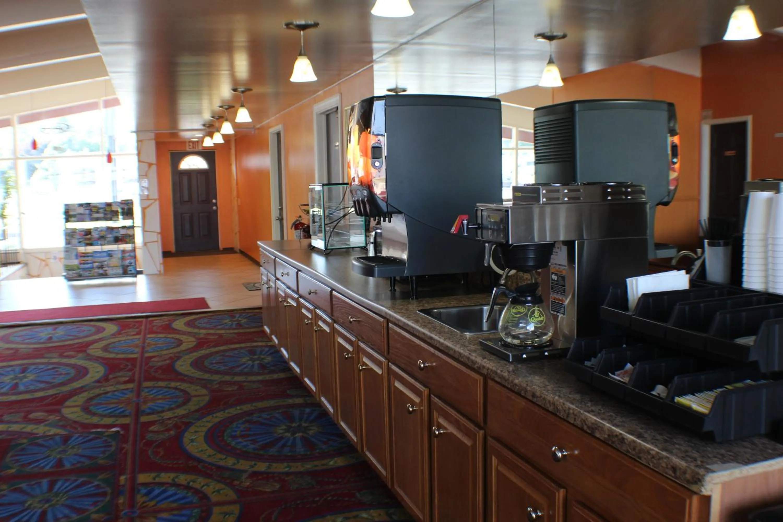 Continental breakfast in Americas Best Value Inn Geneva