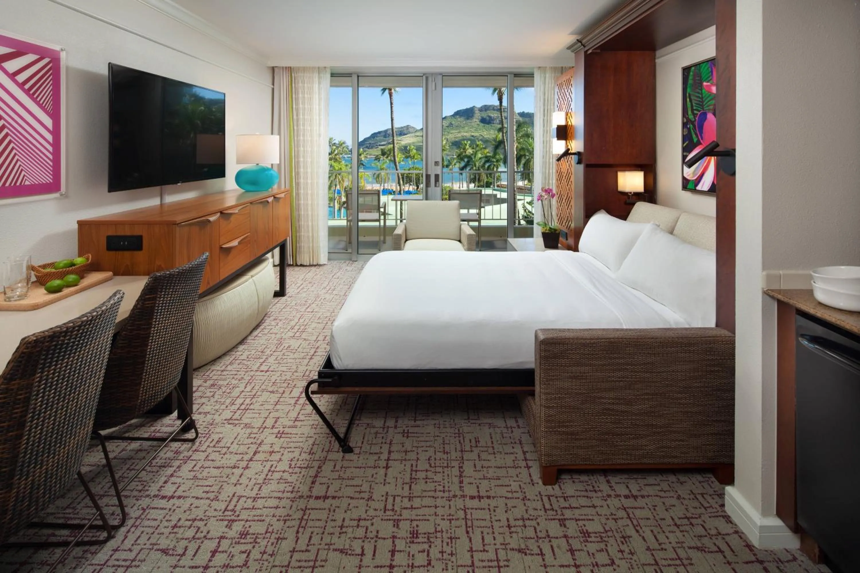 Living room, Bed in Marriott's Kaua'i Beach Club