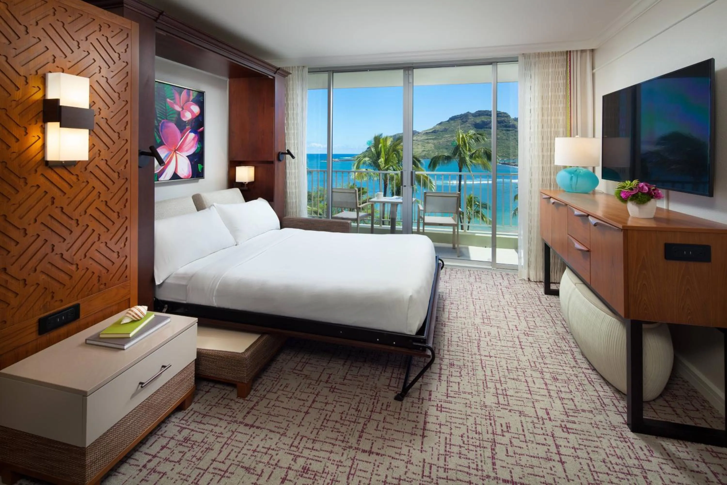 Living room, Bed in Marriott's Kaua'i Beach Club
