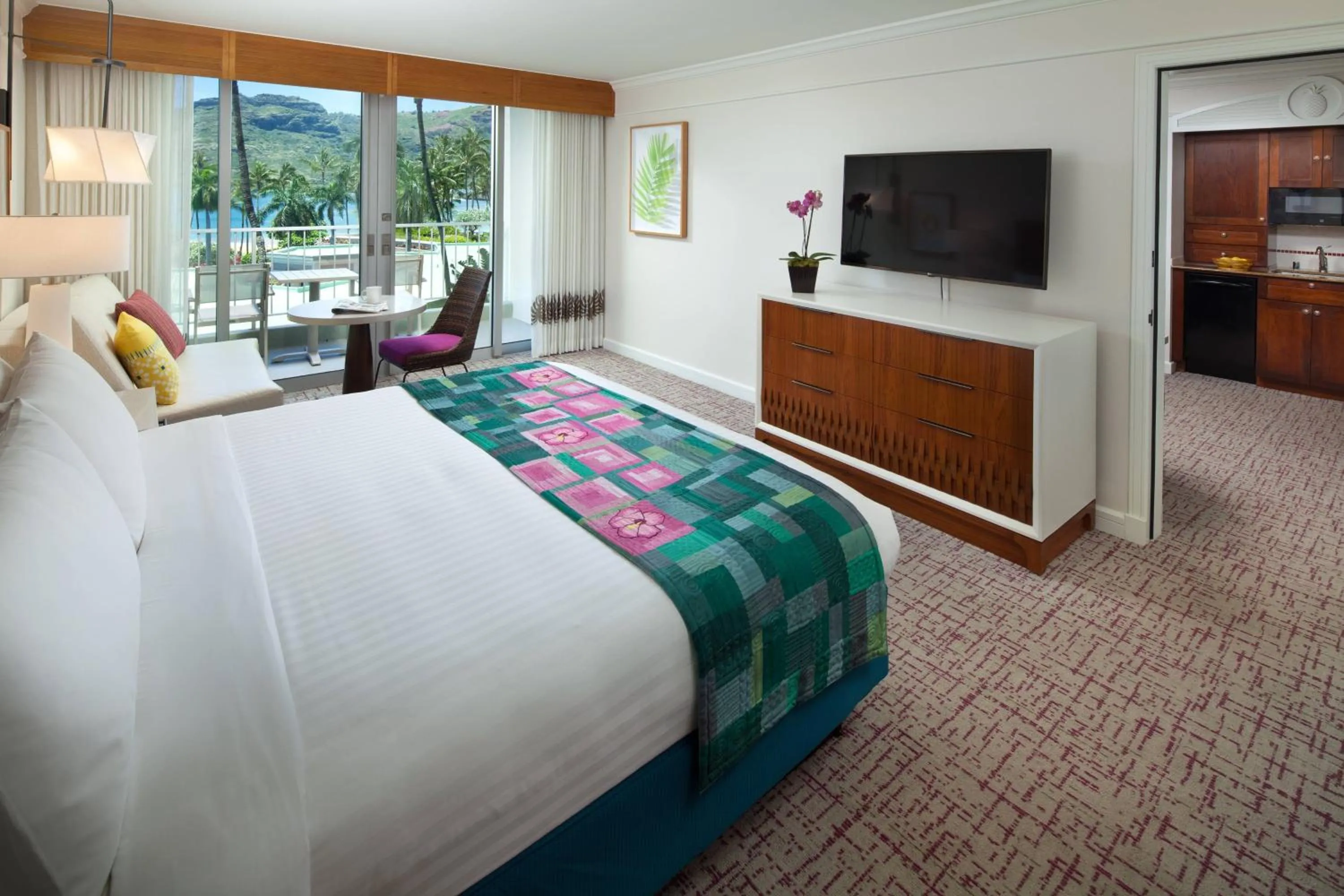 Bedroom, Bed in Marriott's Kaua'i Beach Club