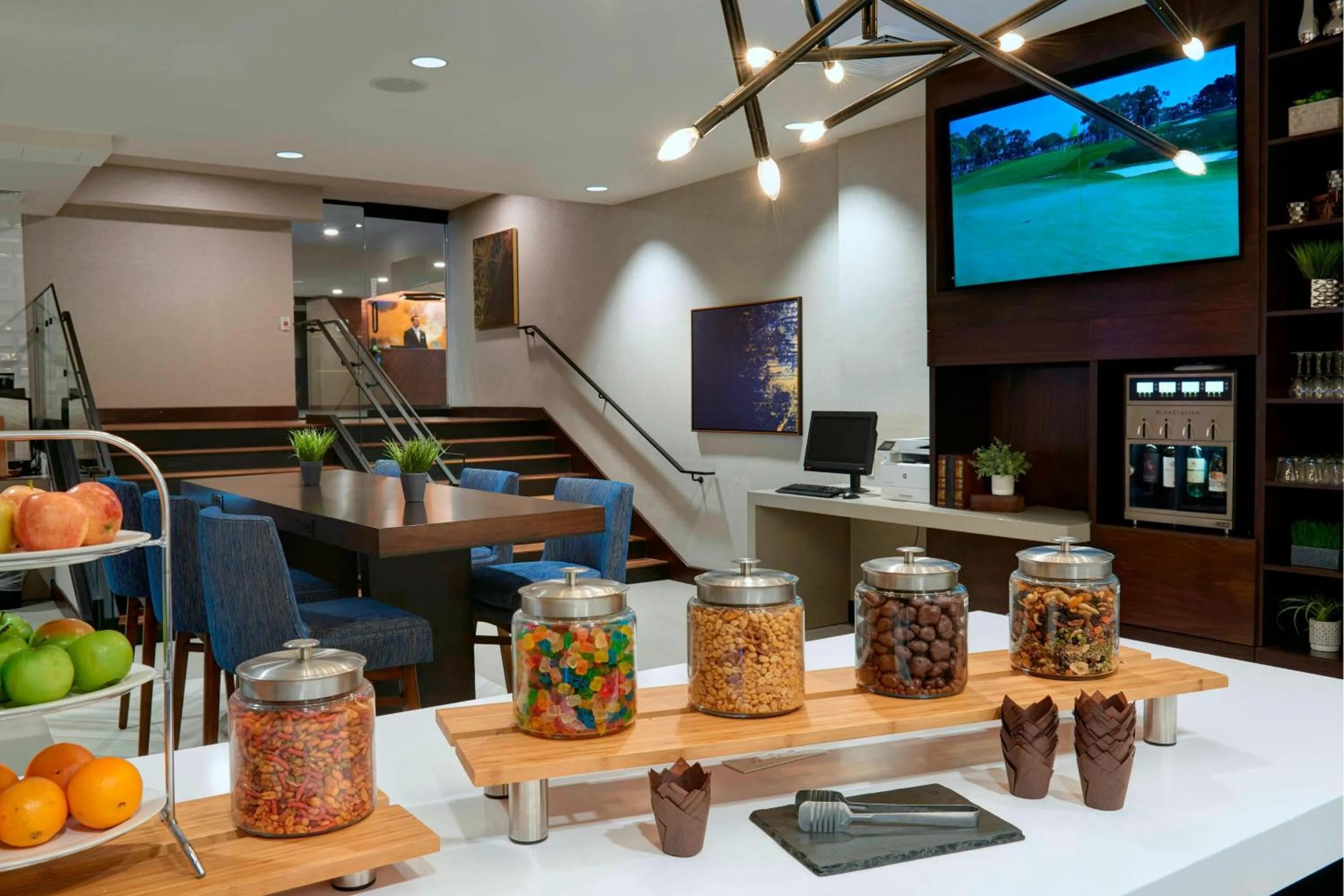 Lounge or bar in Kansas City Airport Marriott