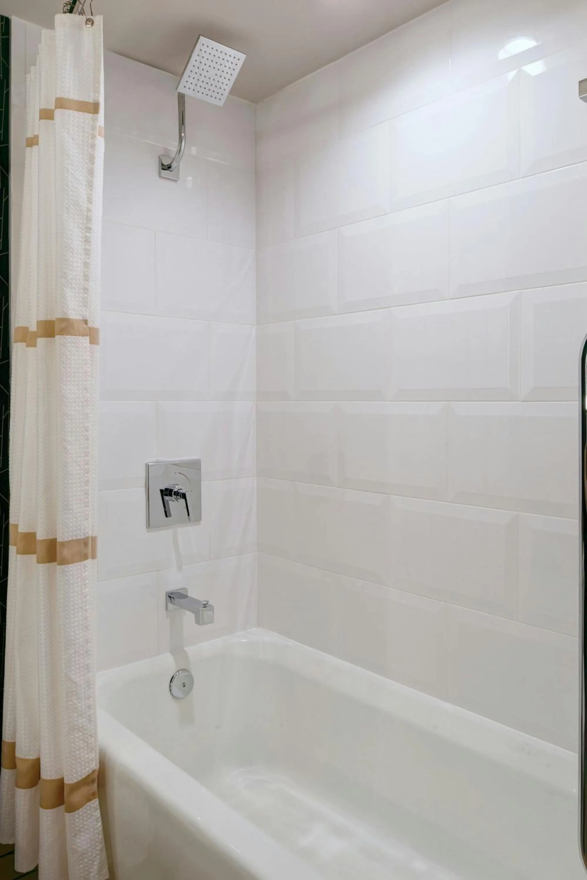 Bathroom in Kansas City Airport Marriott