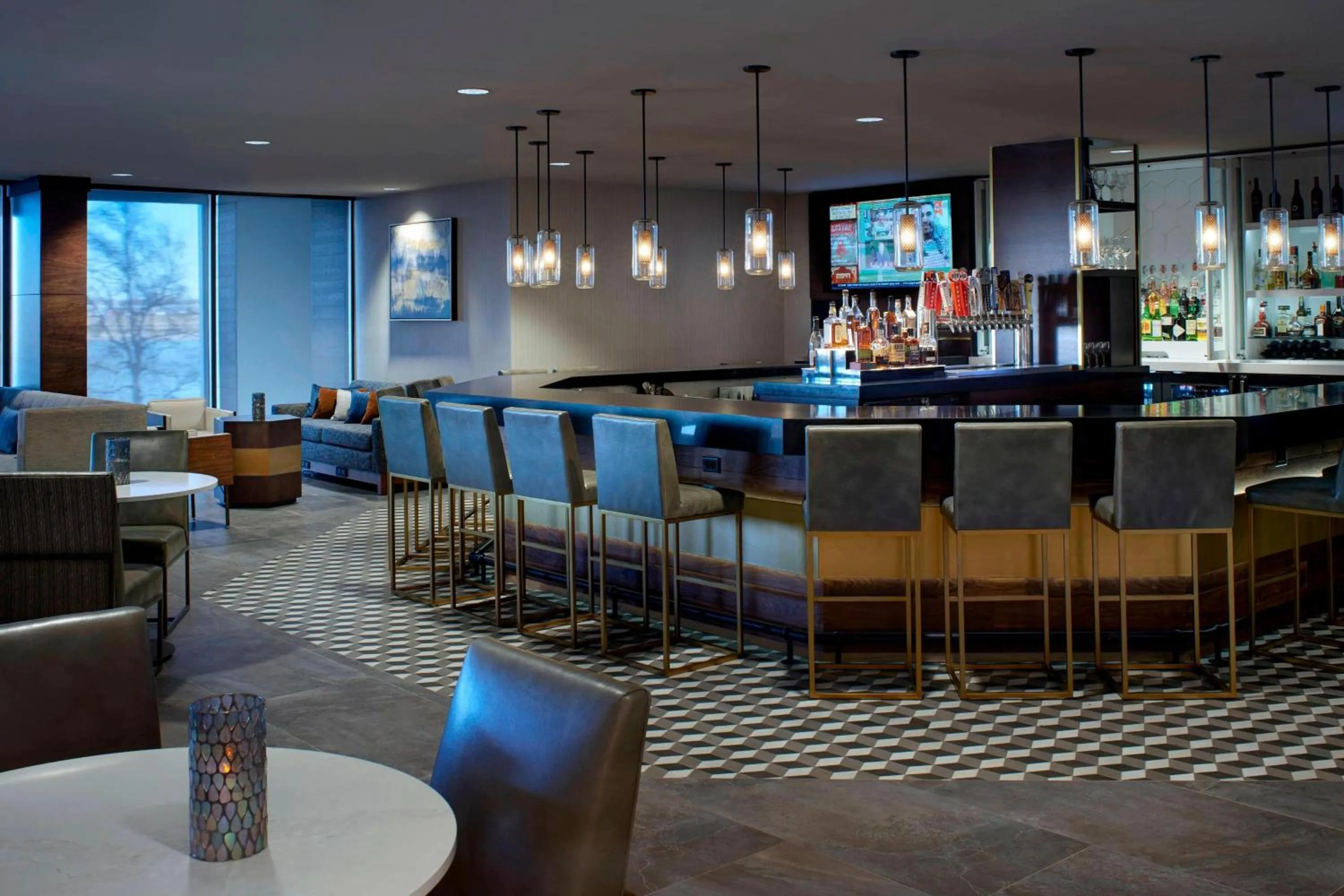Lounge or bar in Kansas City Airport Marriott