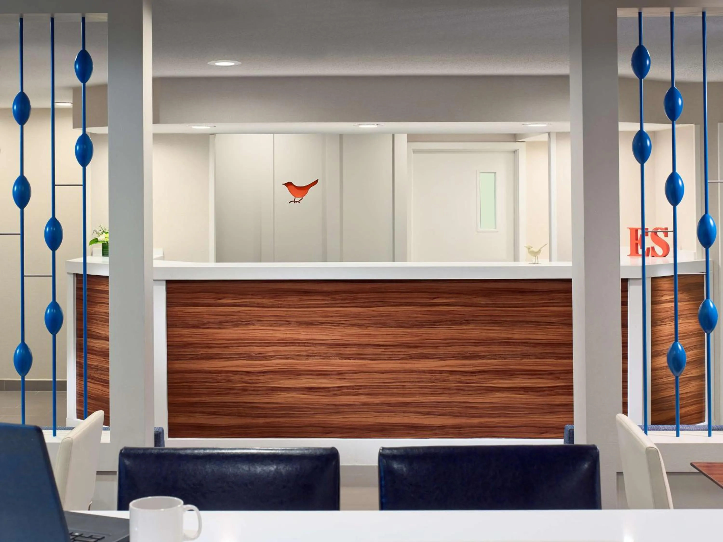 Lobby or reception in Sonesta Simply Suites Memphis East Poplar Pike