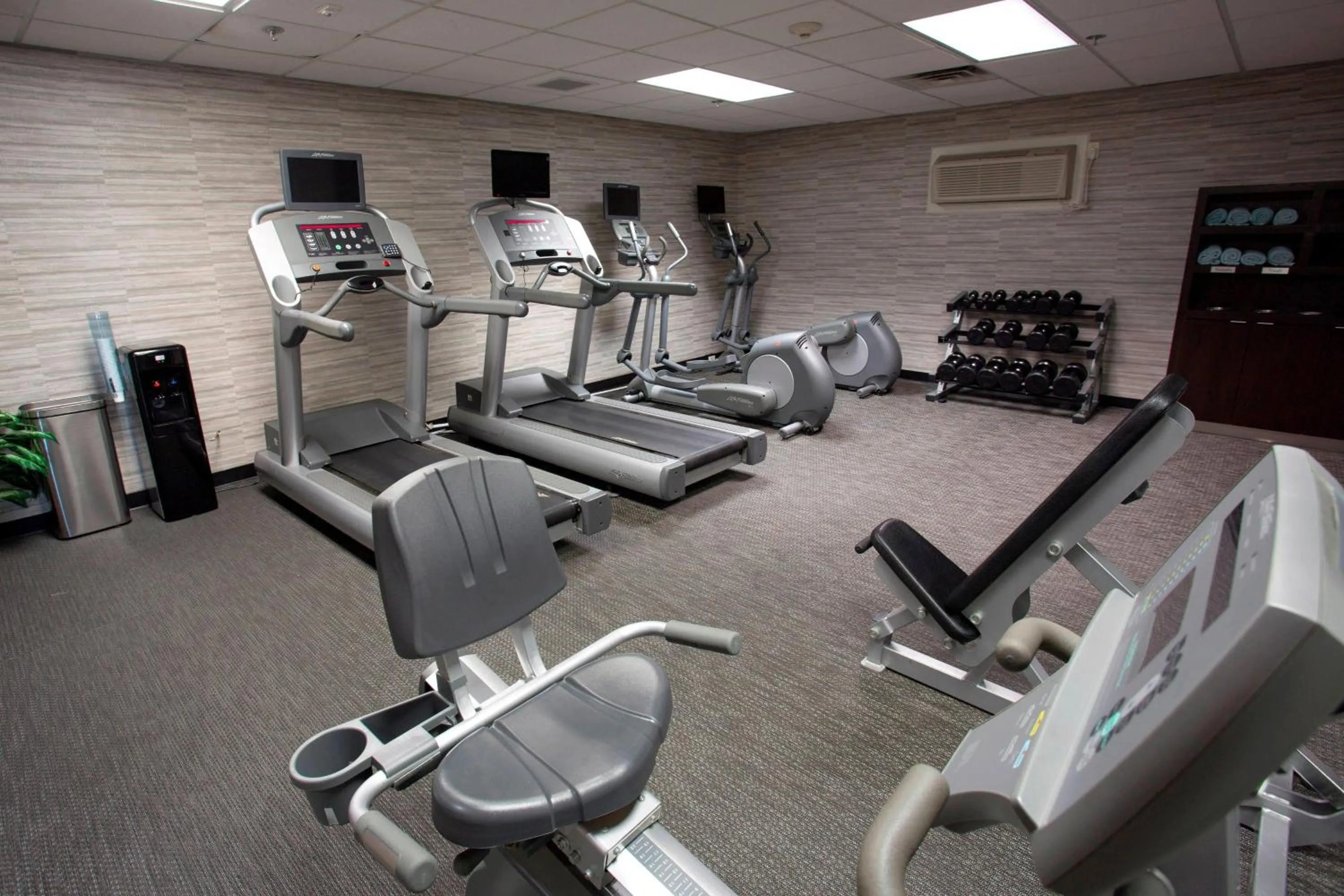 Fitness centre/facilities in Courtyard Montgomery