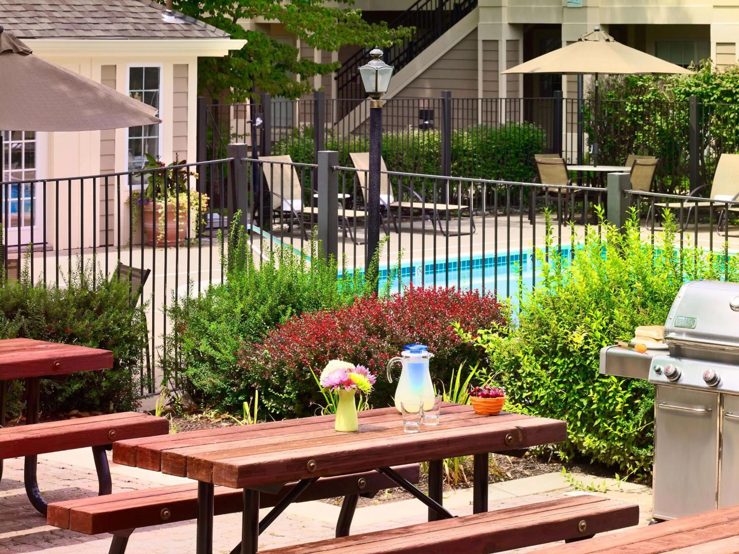 Property building in Sonesta ES Suites Montgomery