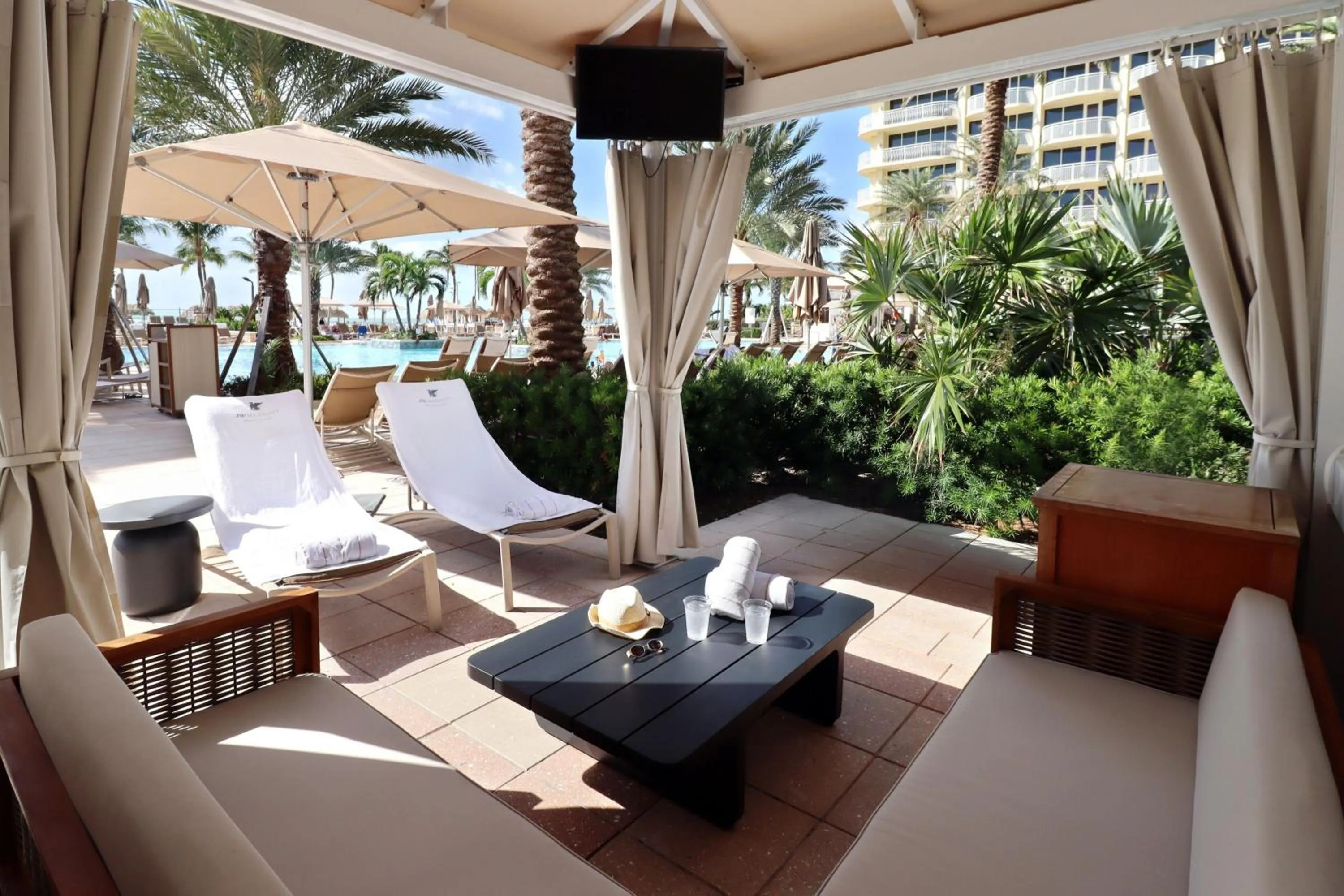 Swimming pool in JW Marriott Marco Island Beach Resort