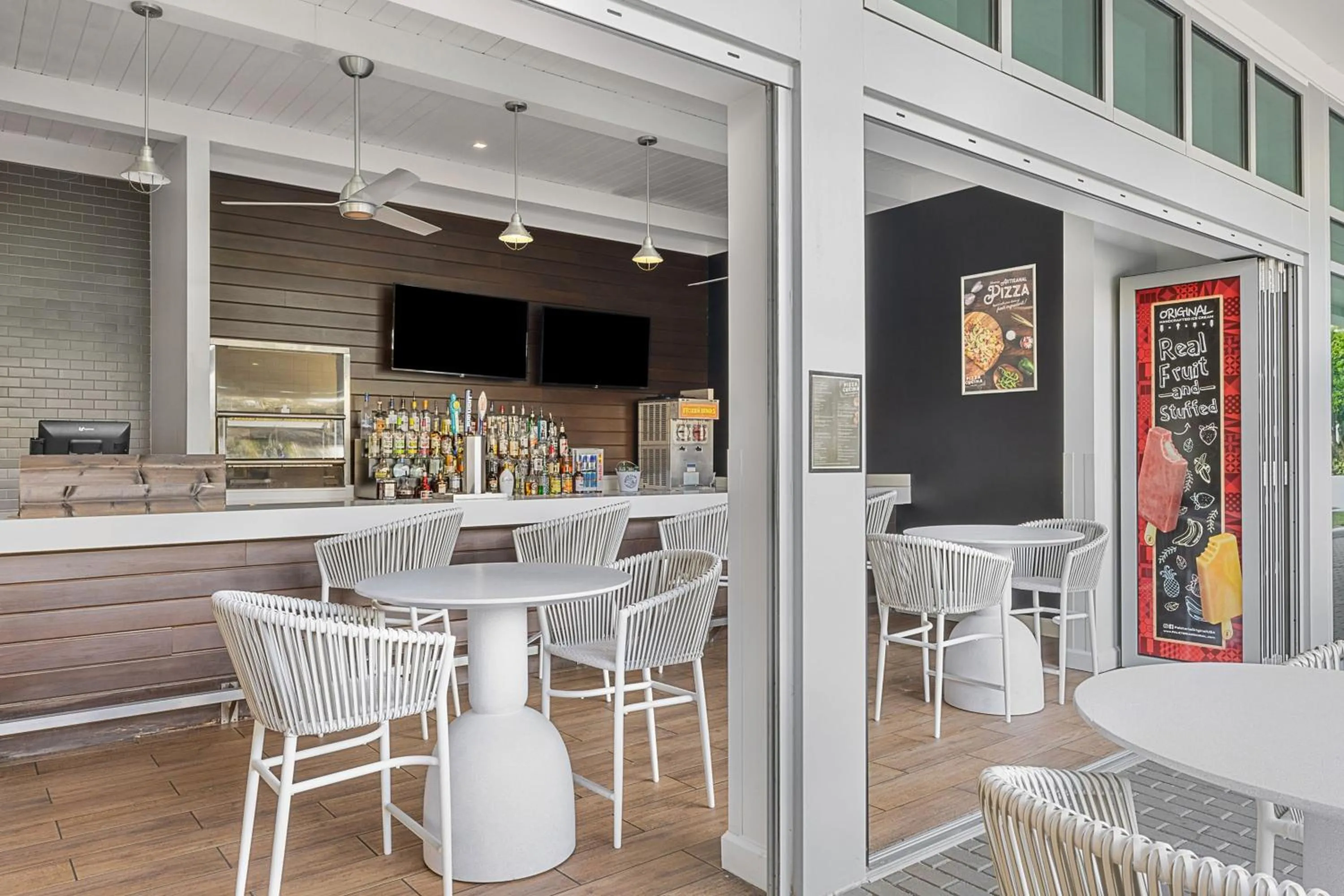 Restaurant/places to eat in Marriott's Crystal Shores