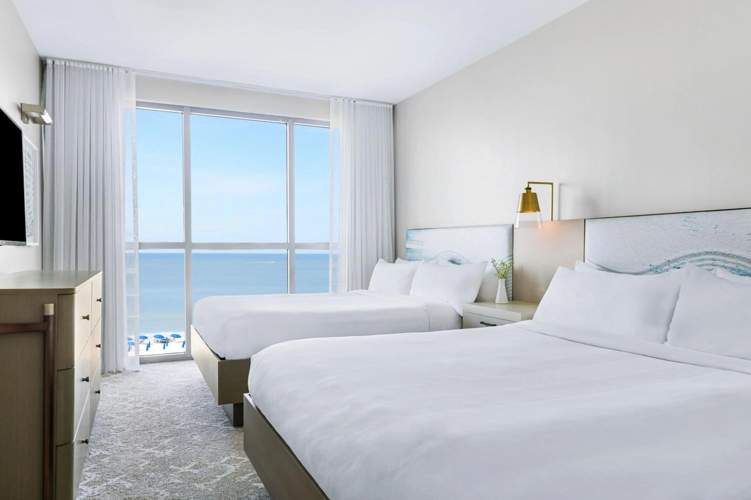 Bedroom, Bed in Marriott's Crystal Shores