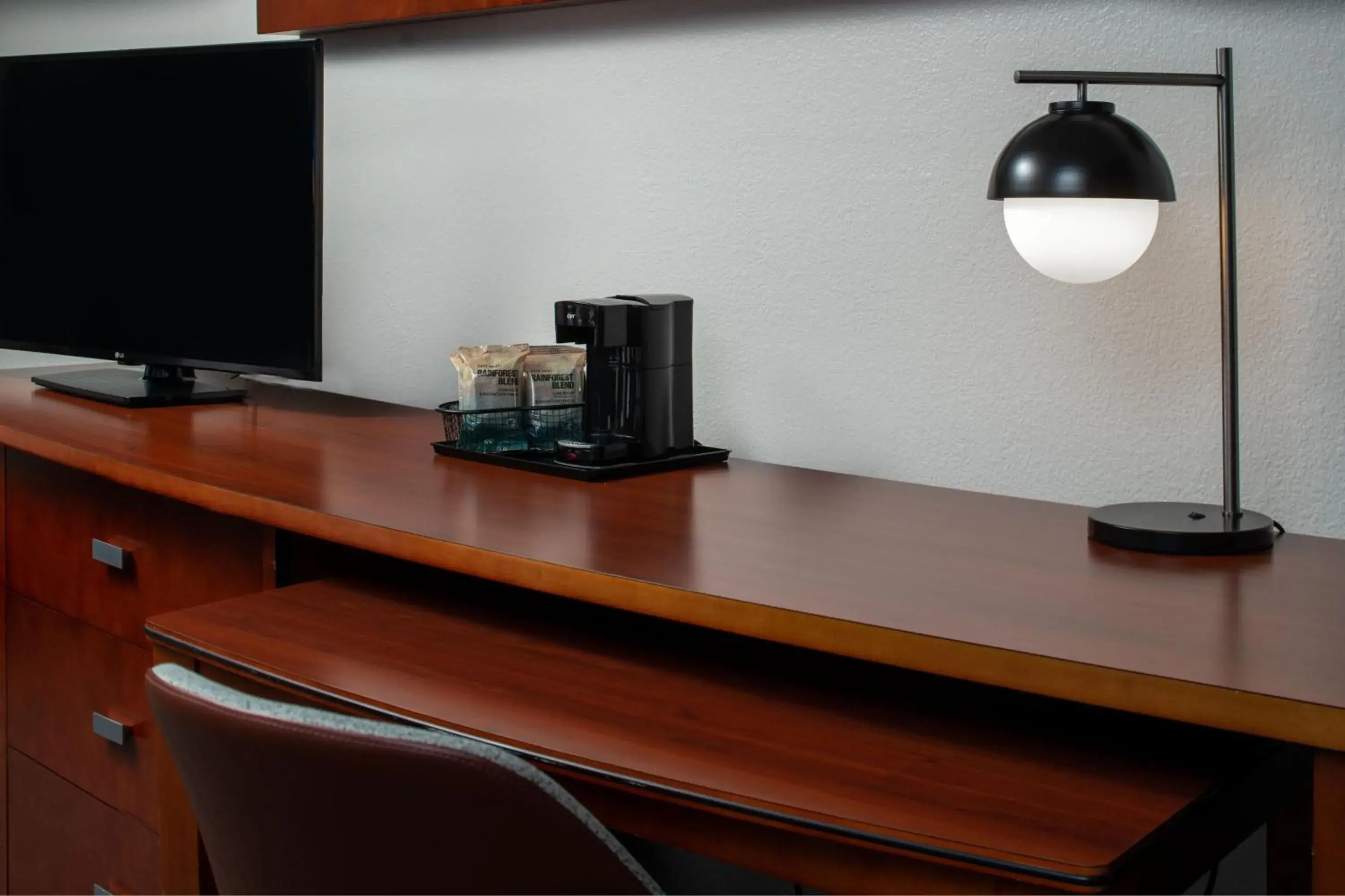 King Room with Sofa Bed in Courtyard by Marriott Covington / Mandeville King Room with Sofa Bed in Courtyard by Marriott Covington / Mandeville