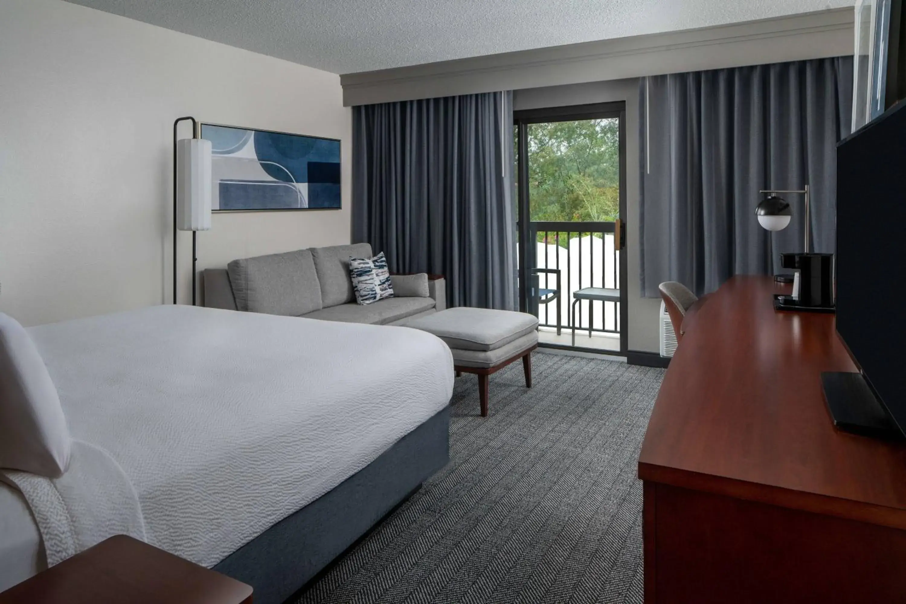 King Room with Sofa Bed and Adapted Tub - Mobility Accessible in Courtyard by Marriott Covington / Mandeville King Room with Sofa Bed and Adapted Tub - Mobility Accessible in Courtyard by Marriott Covington / Mandeville