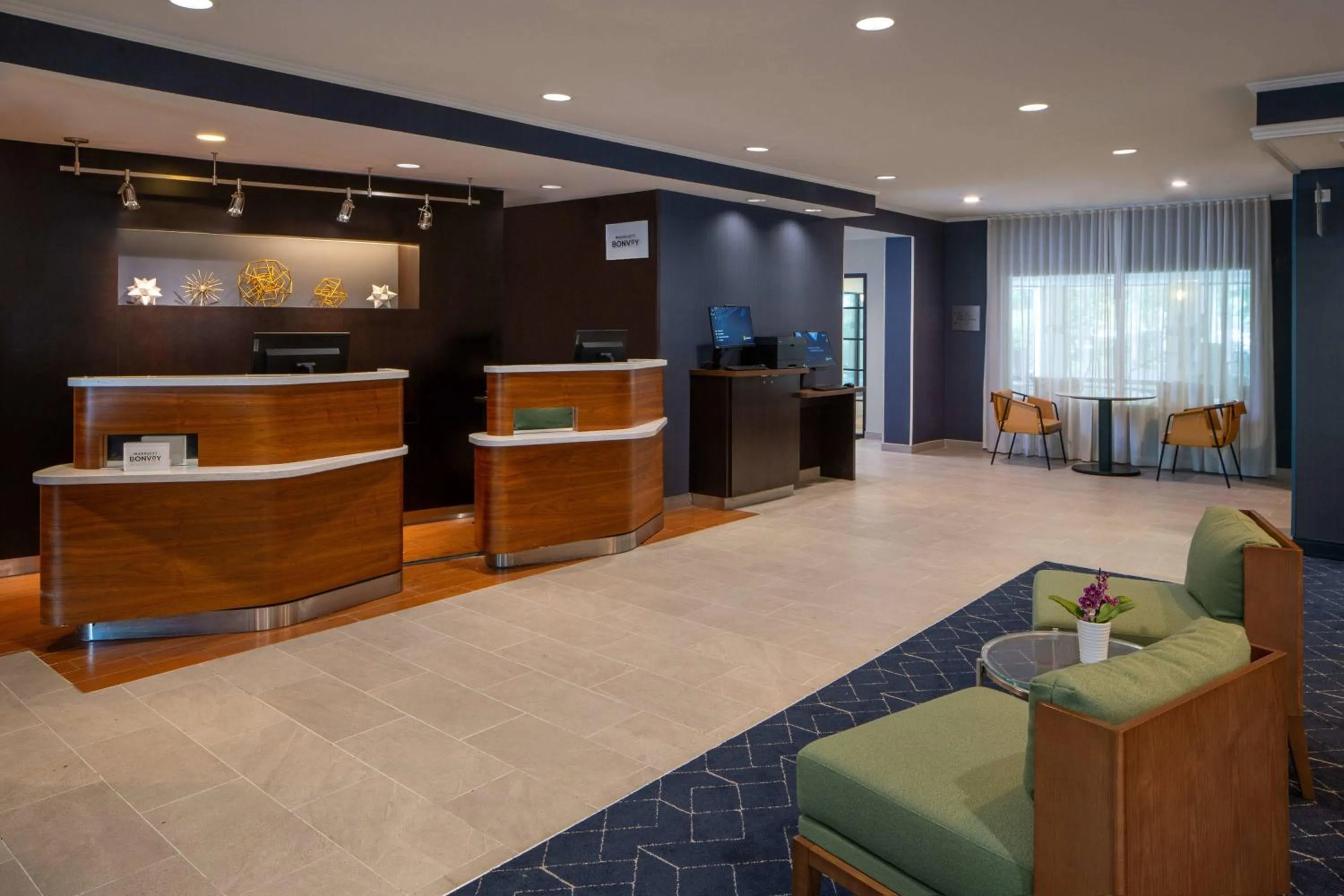 Lobby or reception in Courtyard by Marriott Covington / Mandeville