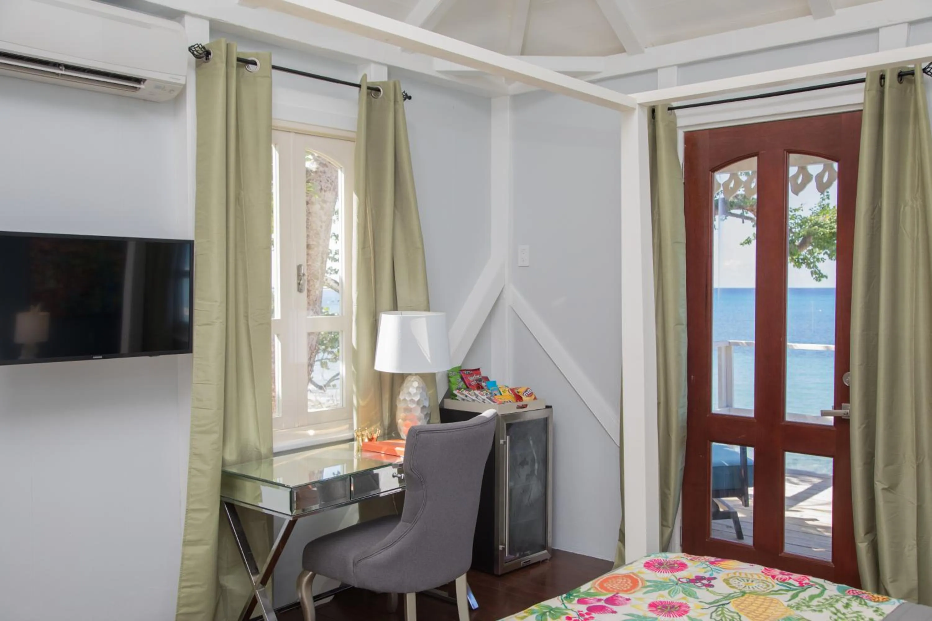 Bed in The Fred - Adults only Hotel